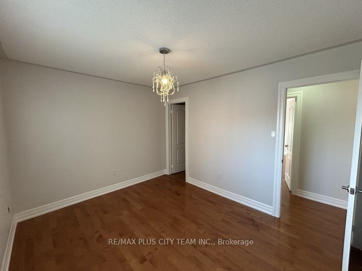 Photo 21 of 59 Trish Drive, Richmond Hill, Oak Ridges Lake Wilcox — HOMEH