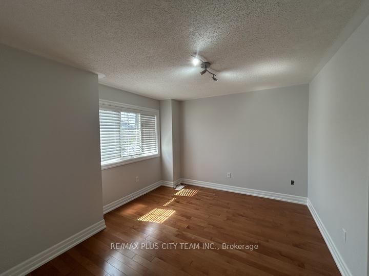 Photo 23 of 59 Trish Drive, Richmond Hill, Oak Ridges Lake Wilcox — HOMEH