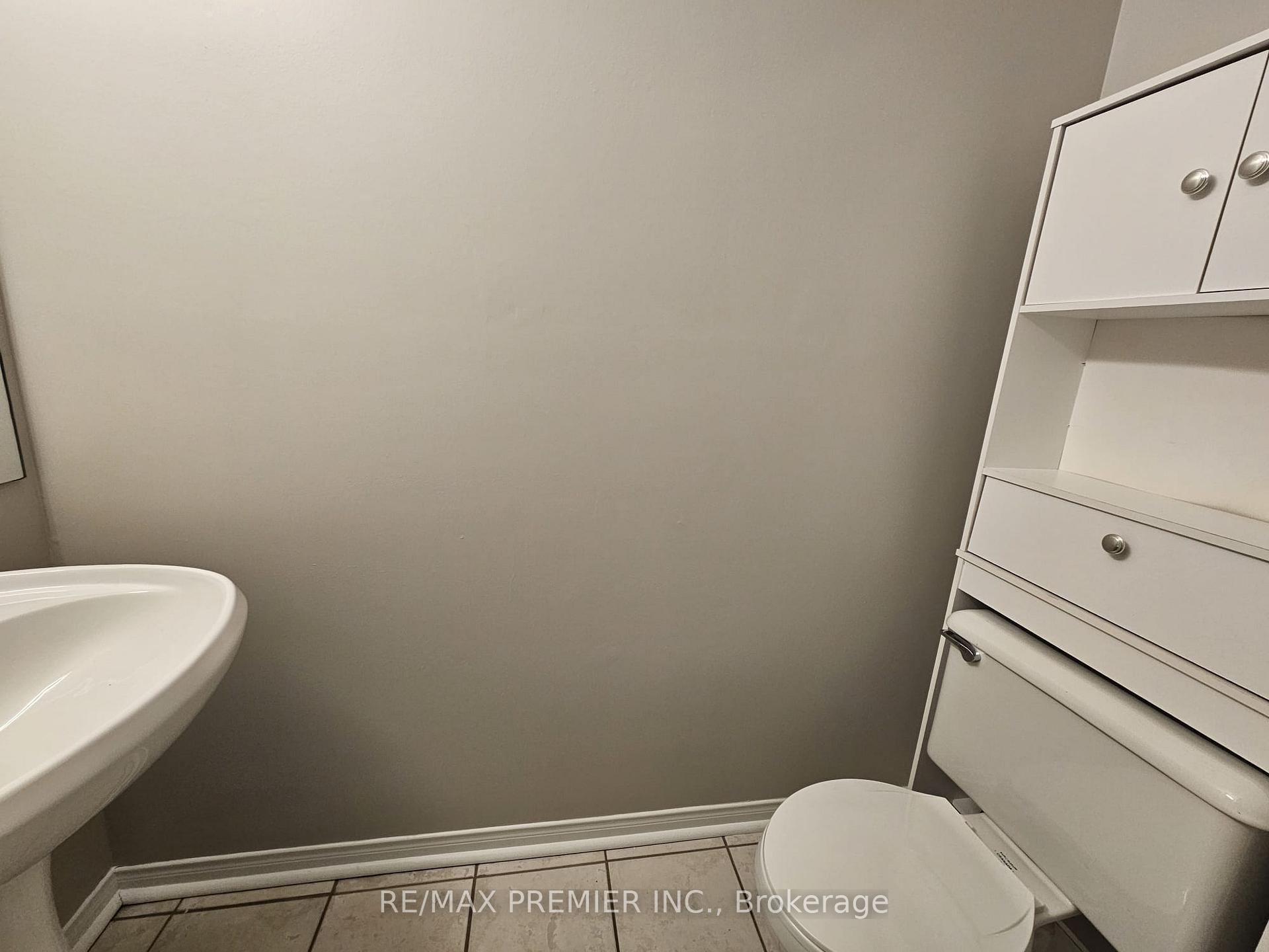 Photo 11 of 9 Lucena Crescent, Vaughan, Maple — HOMEH
