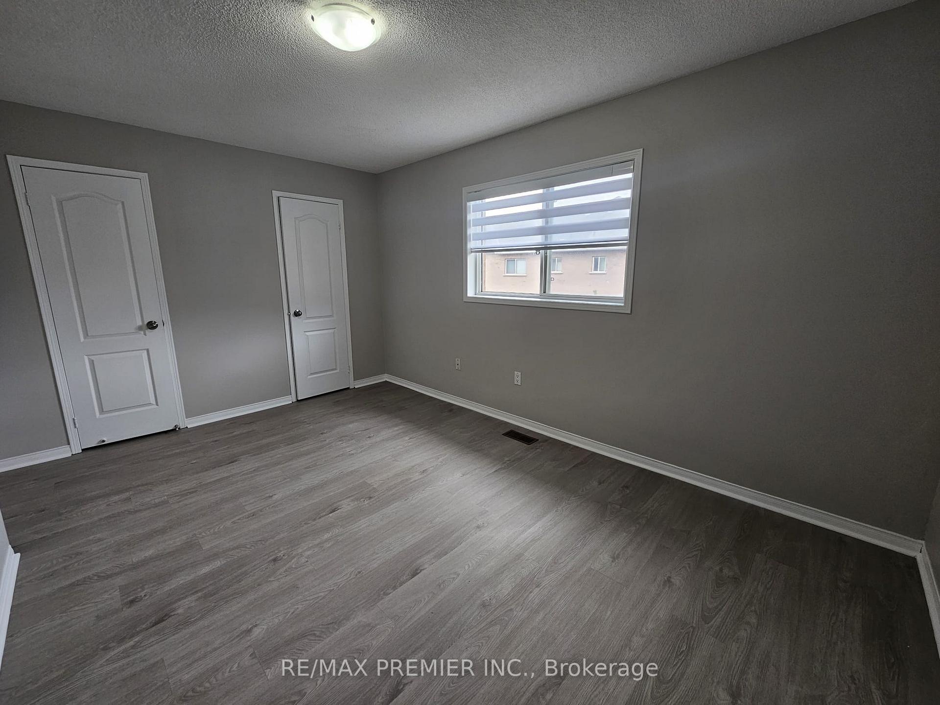 Photo 12 of 9 Lucena Crescent, Vaughan, Maple — HOMEH