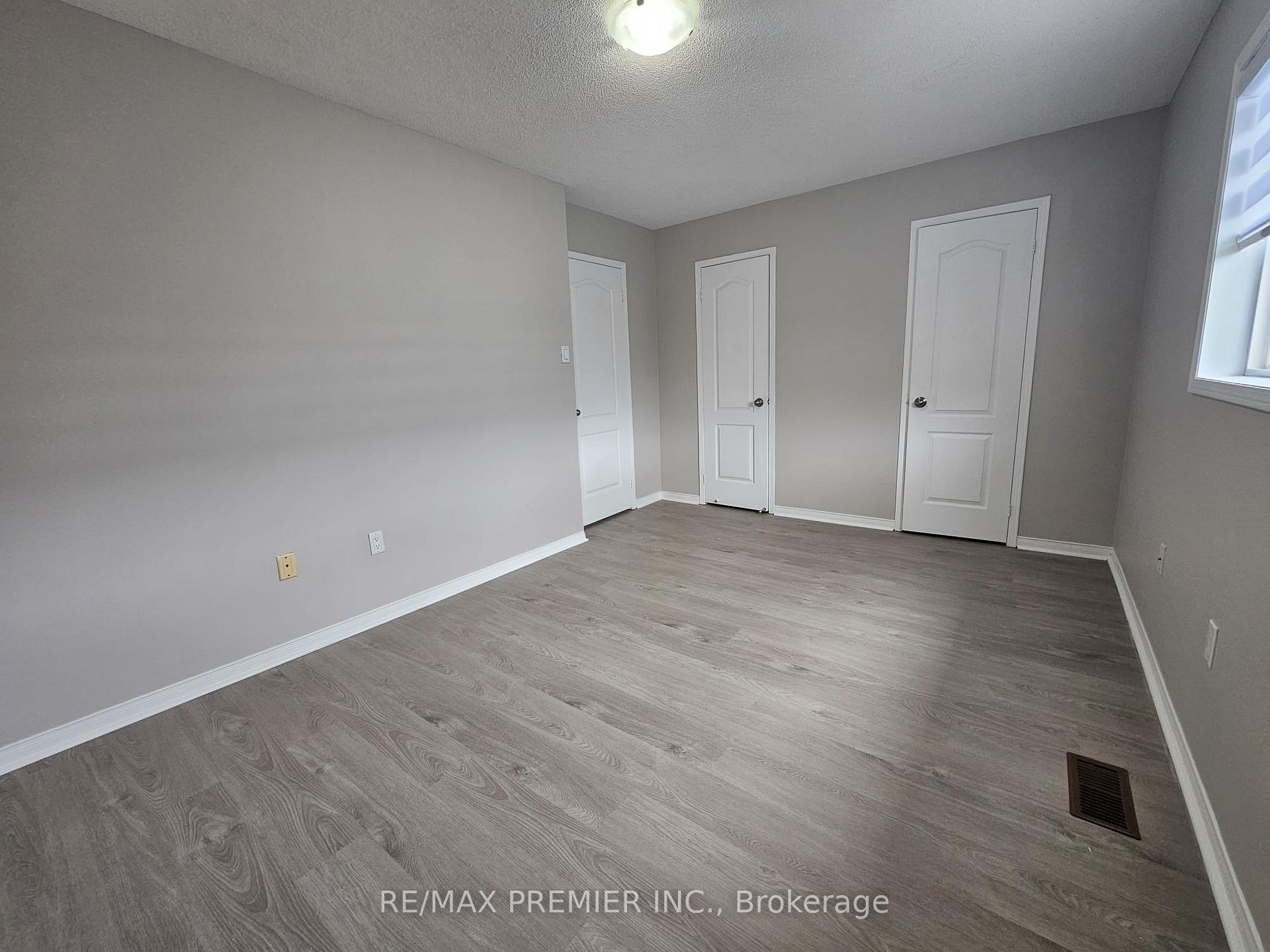 Photo 13 of 9 Lucena Crescent, Vaughan, Maple — HOMEH