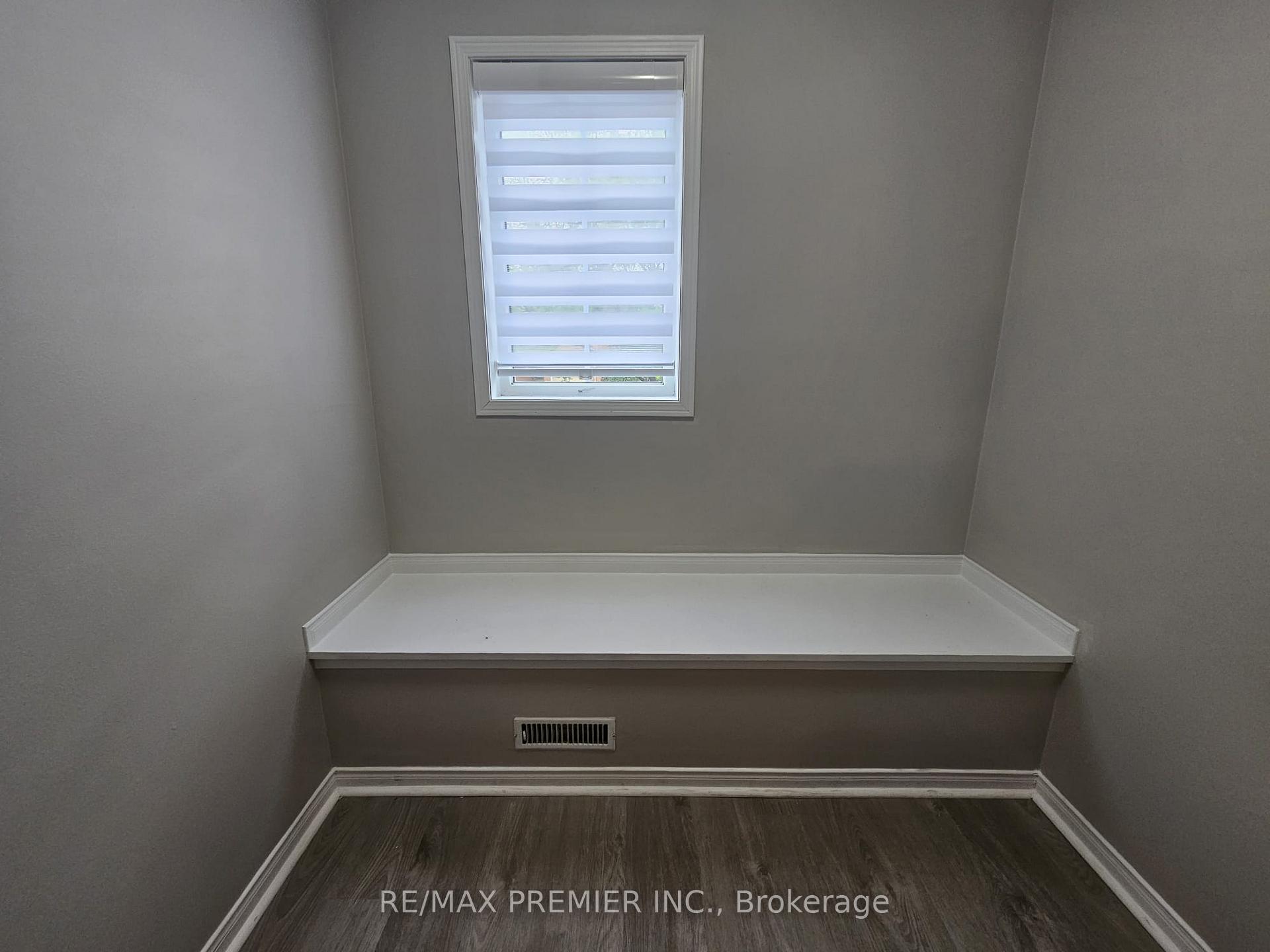 Photo 15 of 9 Lucena Crescent, Vaughan, Maple — HOMEH