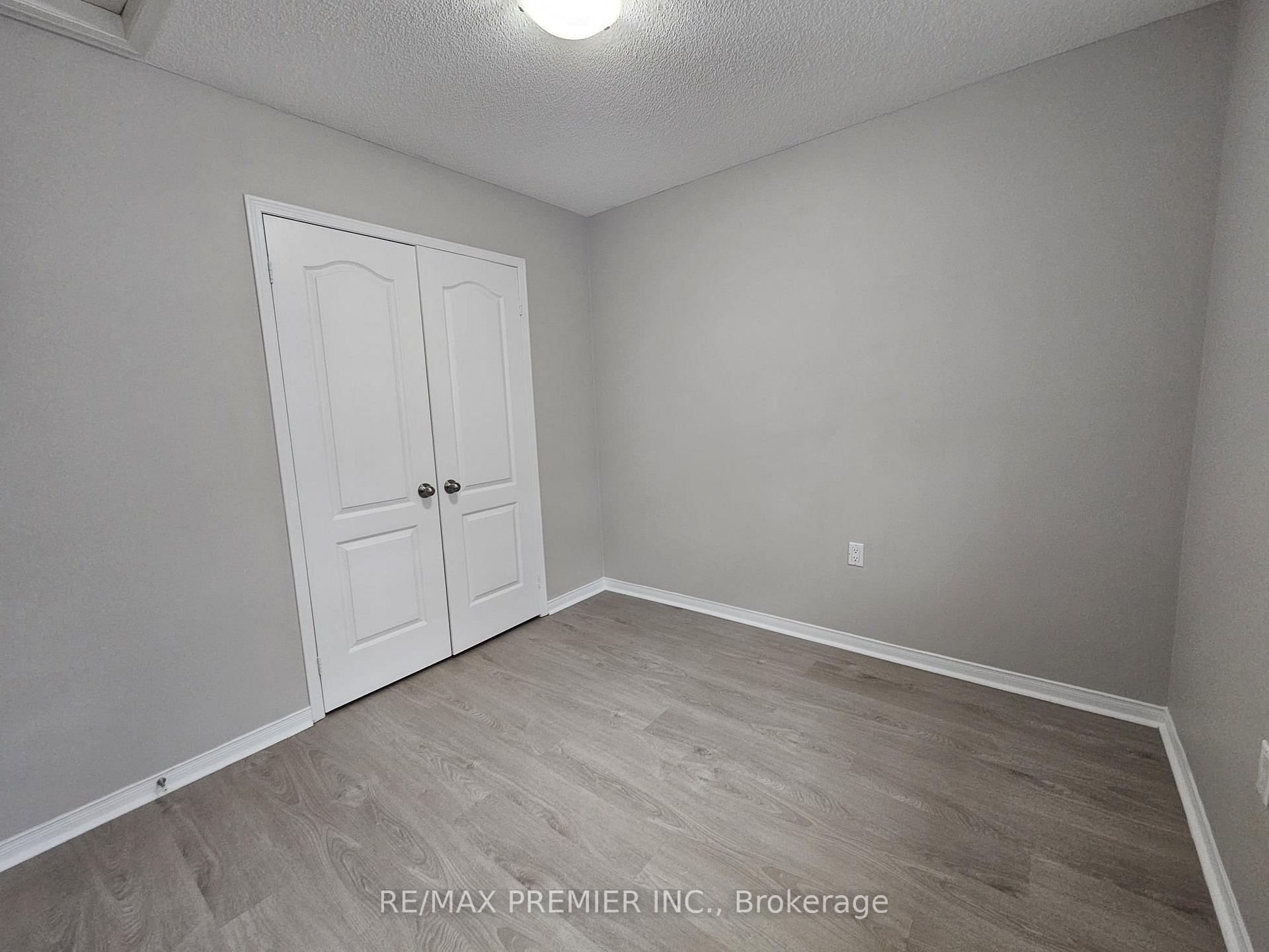 Photo 18 of 9 Lucena Crescent, Vaughan, Maple — HOMEH