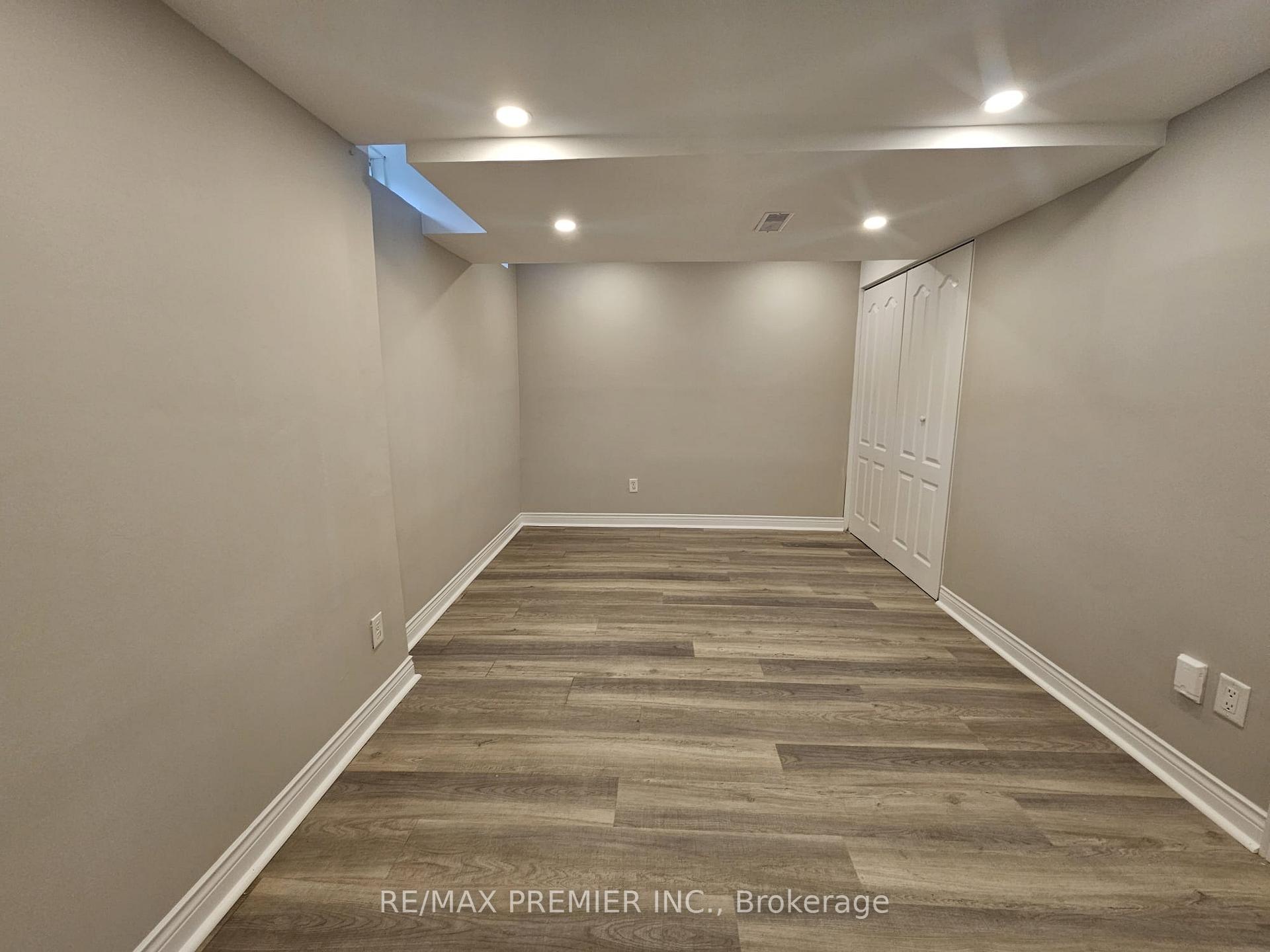 Photo 19 of 9 Lucena Crescent, Vaughan, Maple — HOMEH