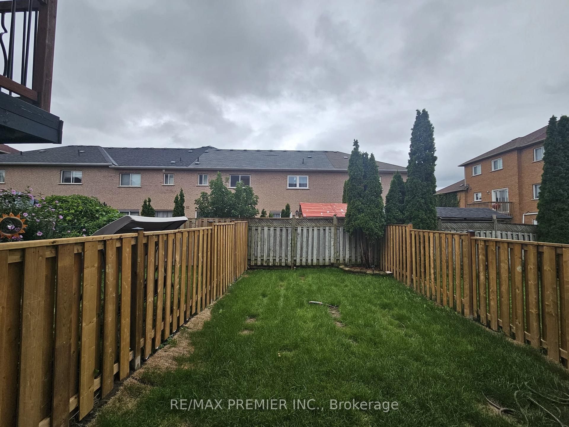 Photo 21 of 9 Lucena Crescent, Vaughan, Maple — HOMEH