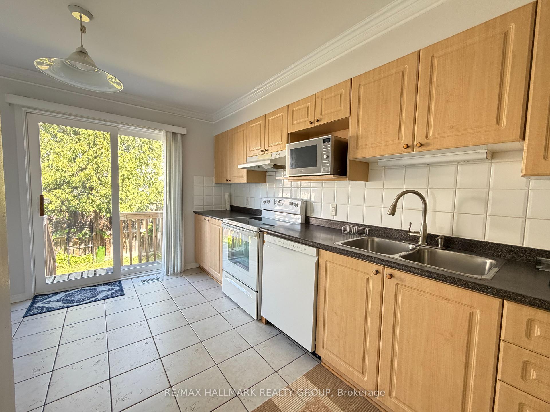 Photo 11 of 230 Westvalley Private, Ottawa, Brookfield Gardens — HOMEH