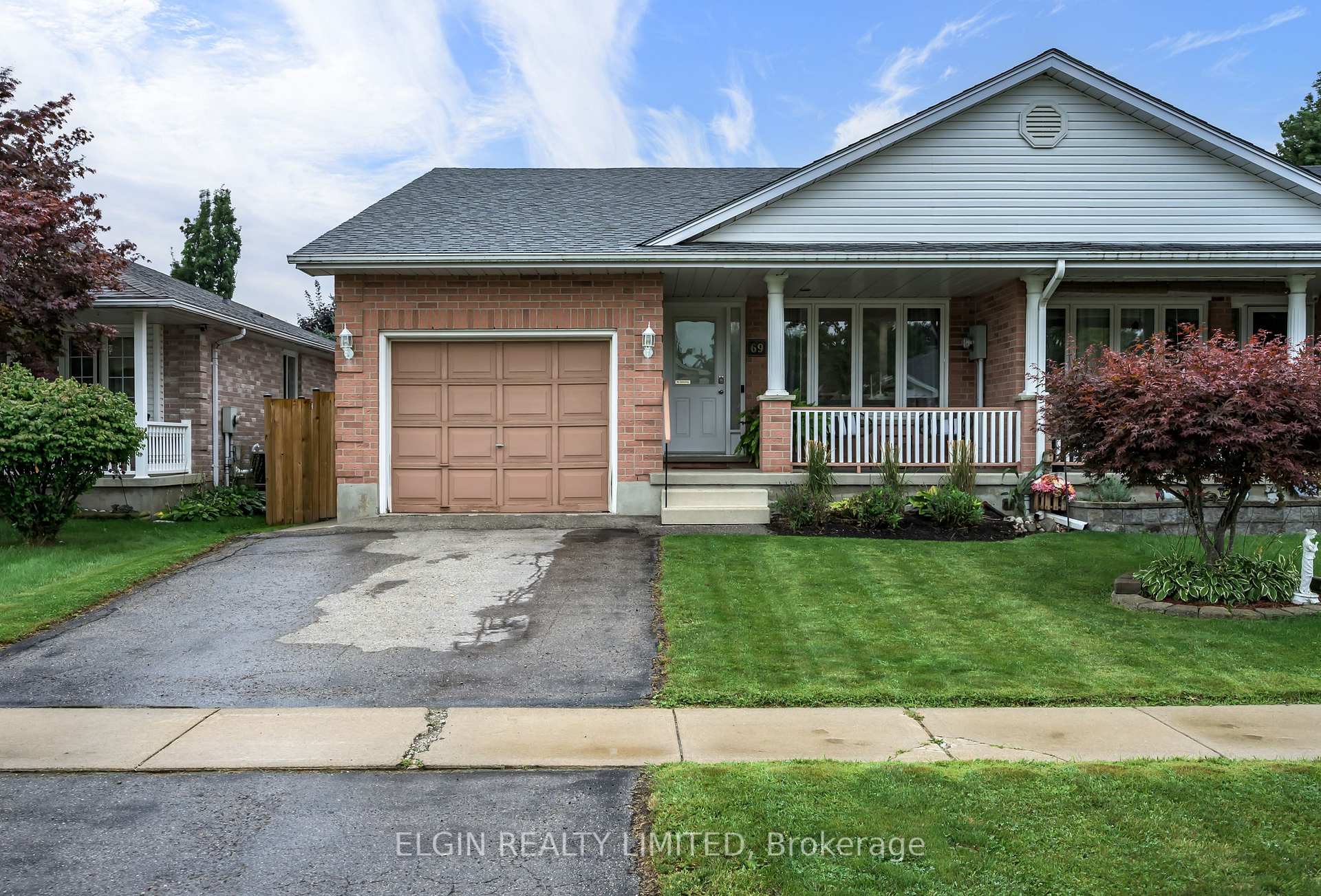 Photo 2 of 69 Carrie Crescent, St. Thomas — HOMEH