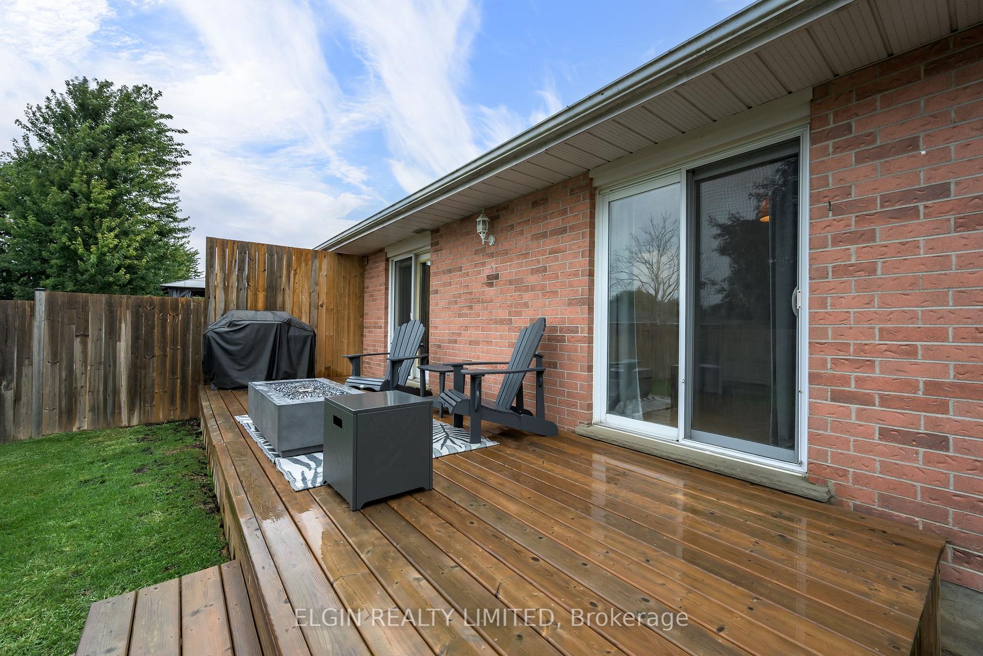 Photo 8 of 69 Carrie Crescent, St. Thomas — HOMEH
