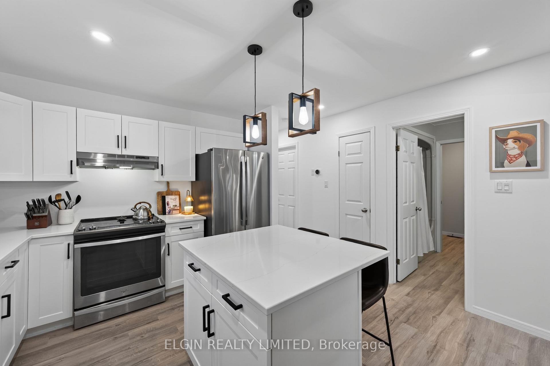 Photo 18 of 69 Carrie Crescent, St. Thomas — HOMEH
