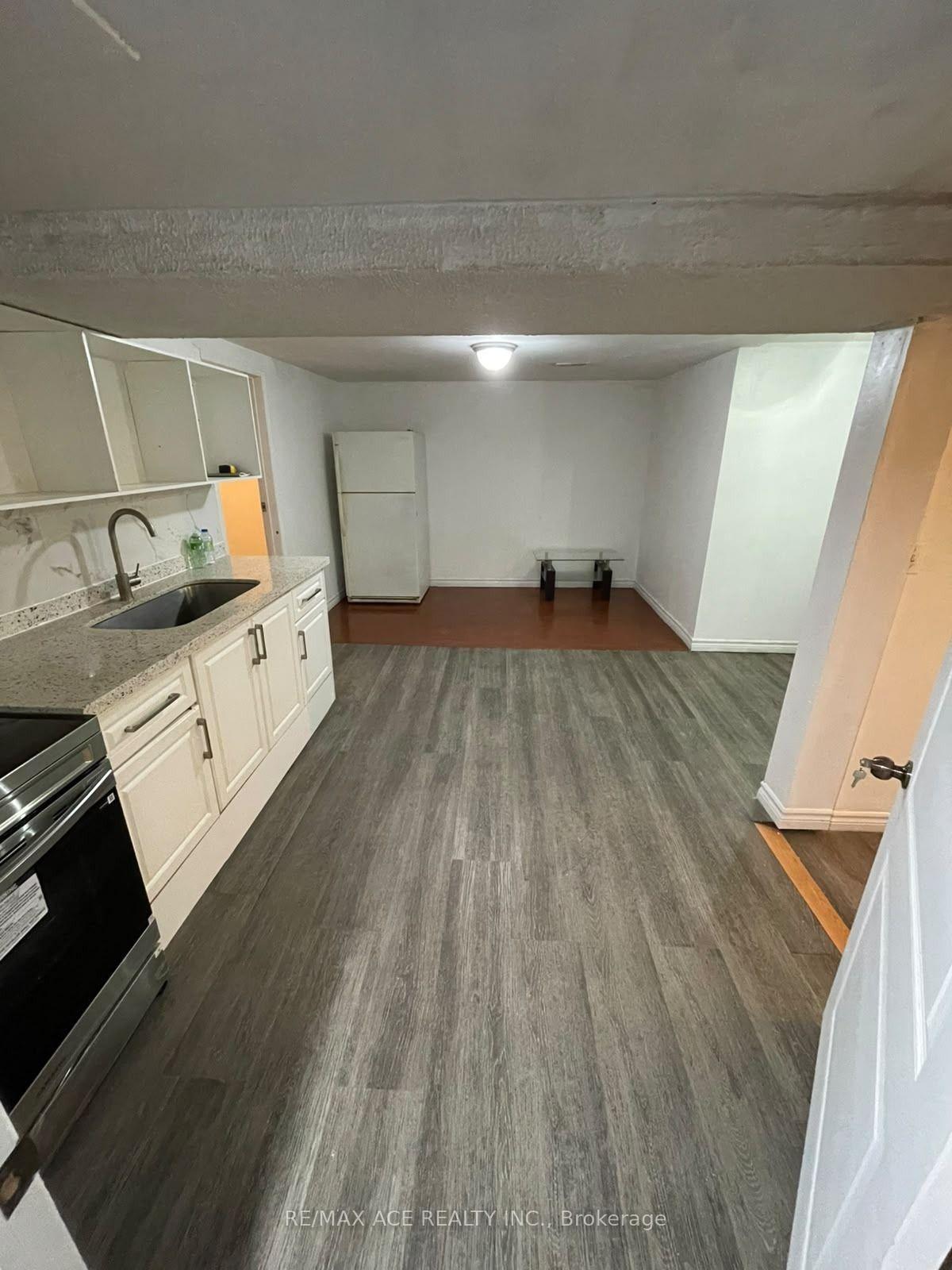 Photo 4 of Unit Bsmt, 5 Danmary Road E, Scarborough, Eglinton East — HOMEH