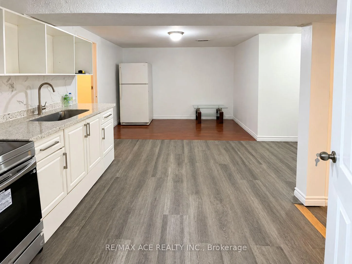 Photo 3 of Unit Bsmt, 5 Danmary Road E, Scarborough, Eglinton East — HOMEH