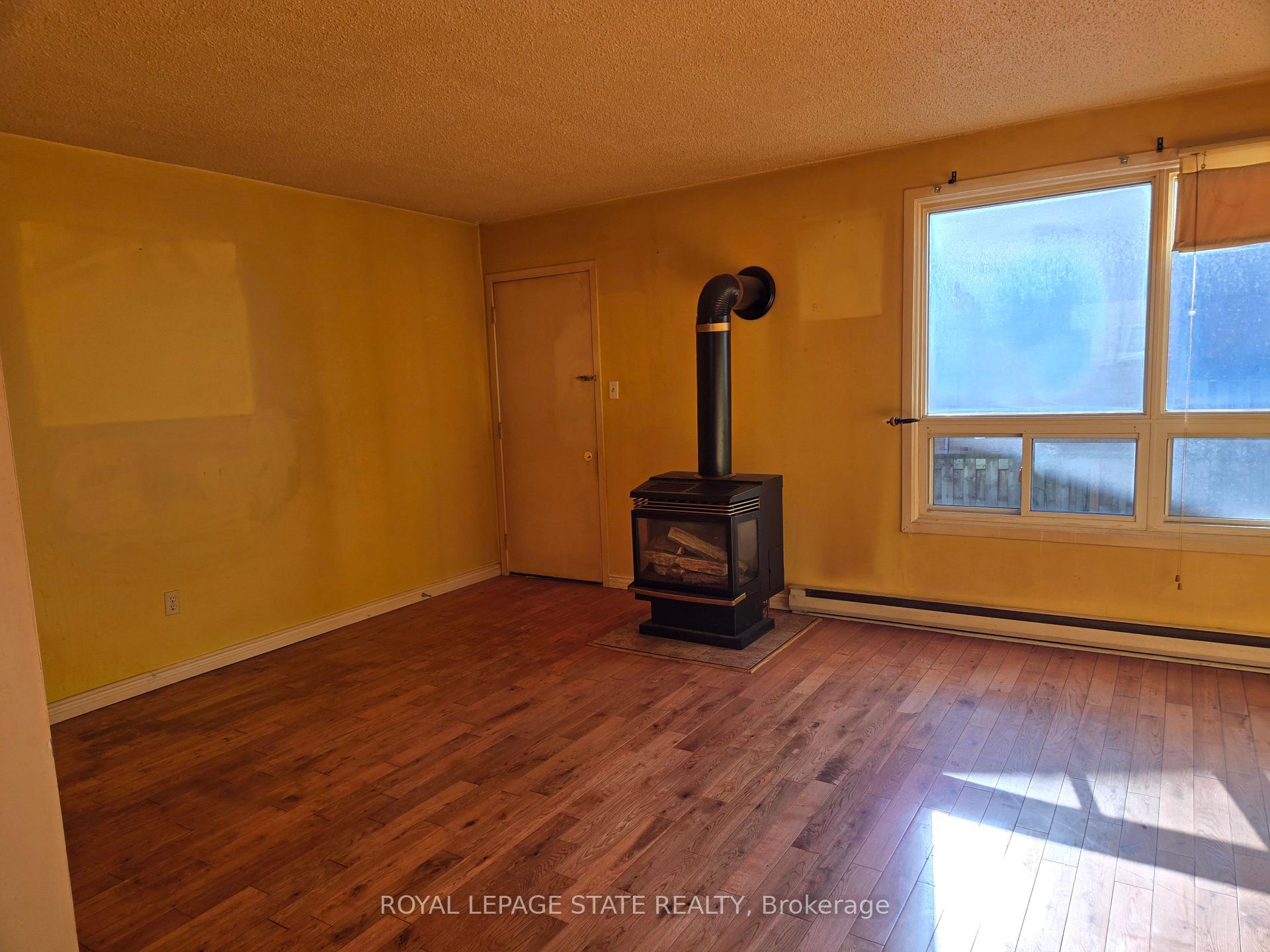 Photo 5 of Unit 2, 95 Fonthill Road, Hamilton, Fessenden — HOMEH