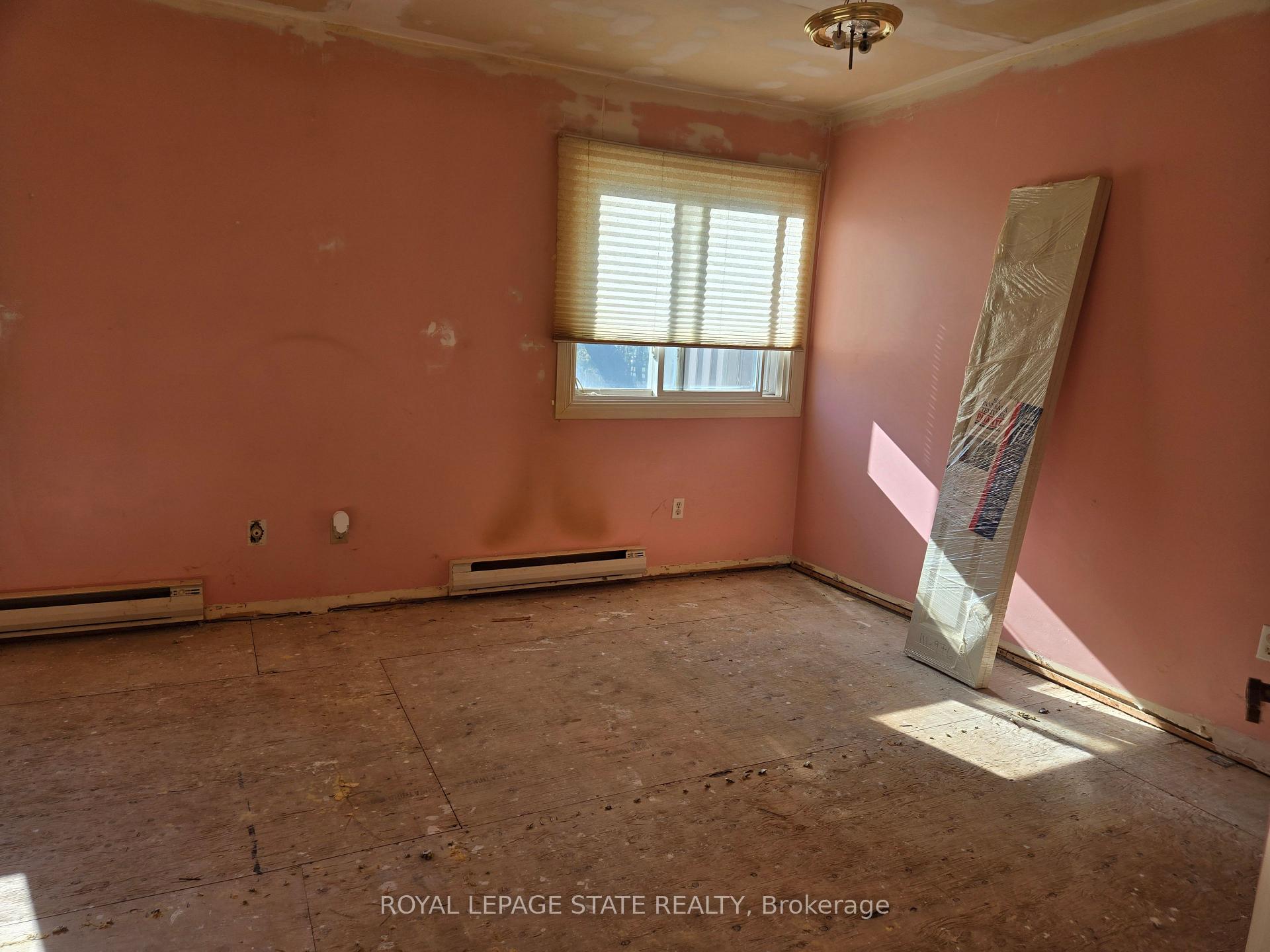 Photo 11 of Unit 2, 95 Fonthill Road, Hamilton, Fessenden — HOMEH
