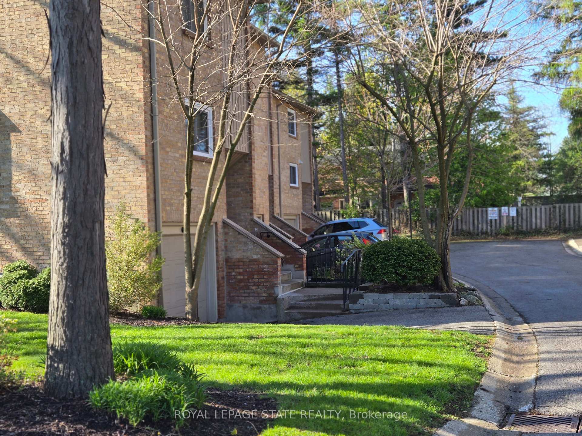 Photo 16 of Unit 2, 95 Fonthill Road, Hamilton, Fessenden — HOMEH