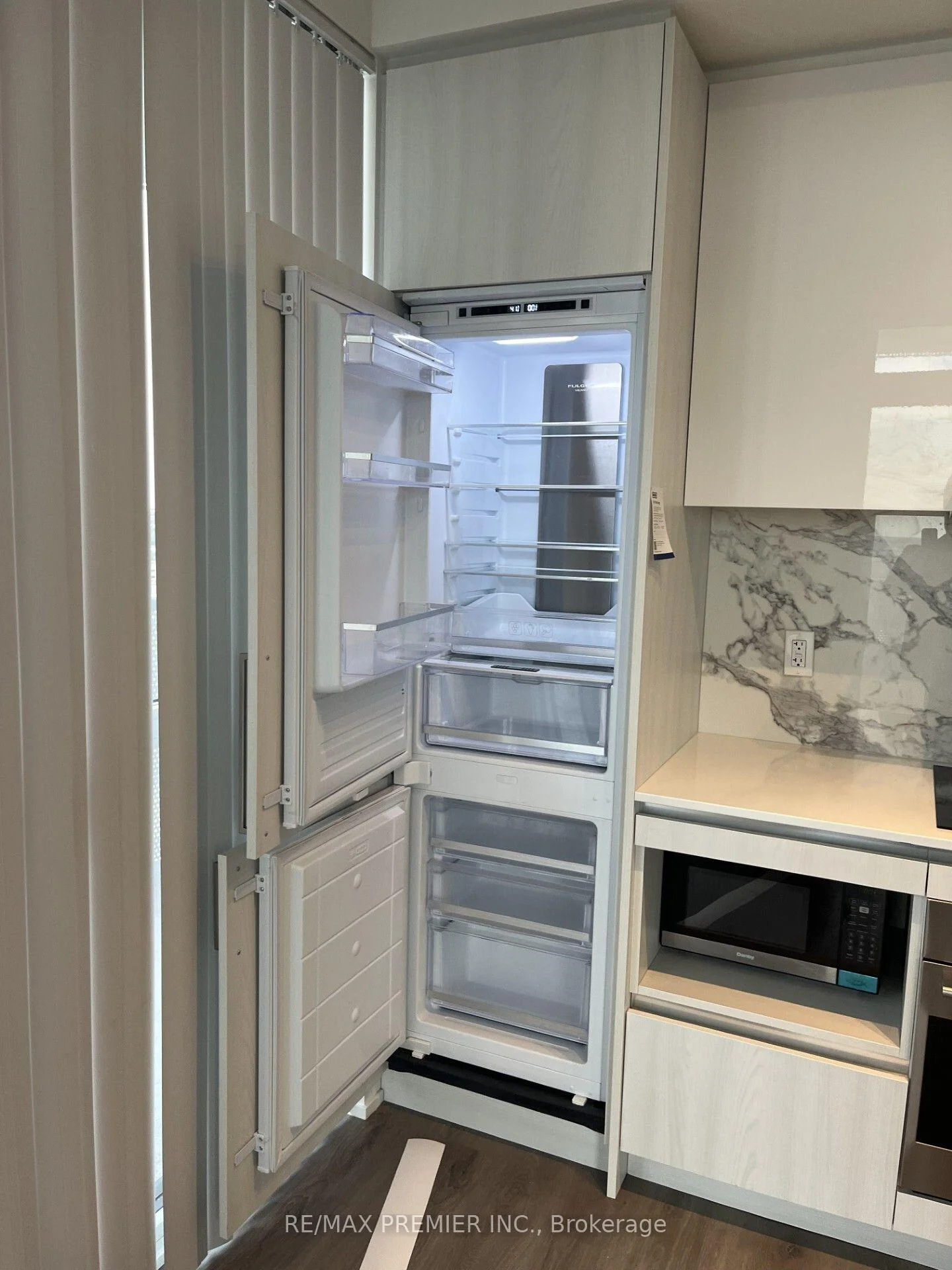 Photo 6 of Unit 1912, 225 Commerce Street, Vaughan, Vaughan Corporate Centre — HOMEH