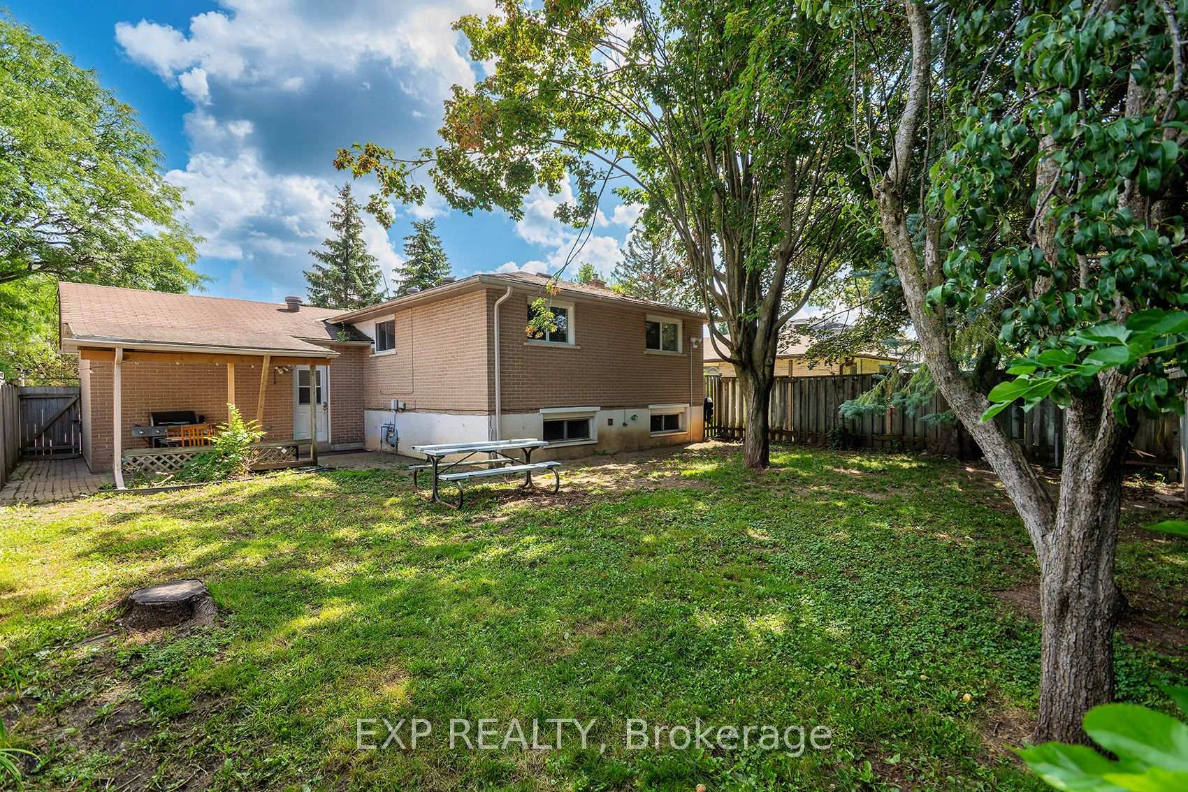 Photo 24 of 260 Cook Street, Barrie, Grove East — HOMEH