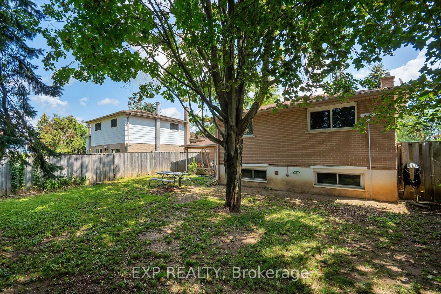 Photo 27 of 260 Cook Street, Barrie, Grove East — HOMEH