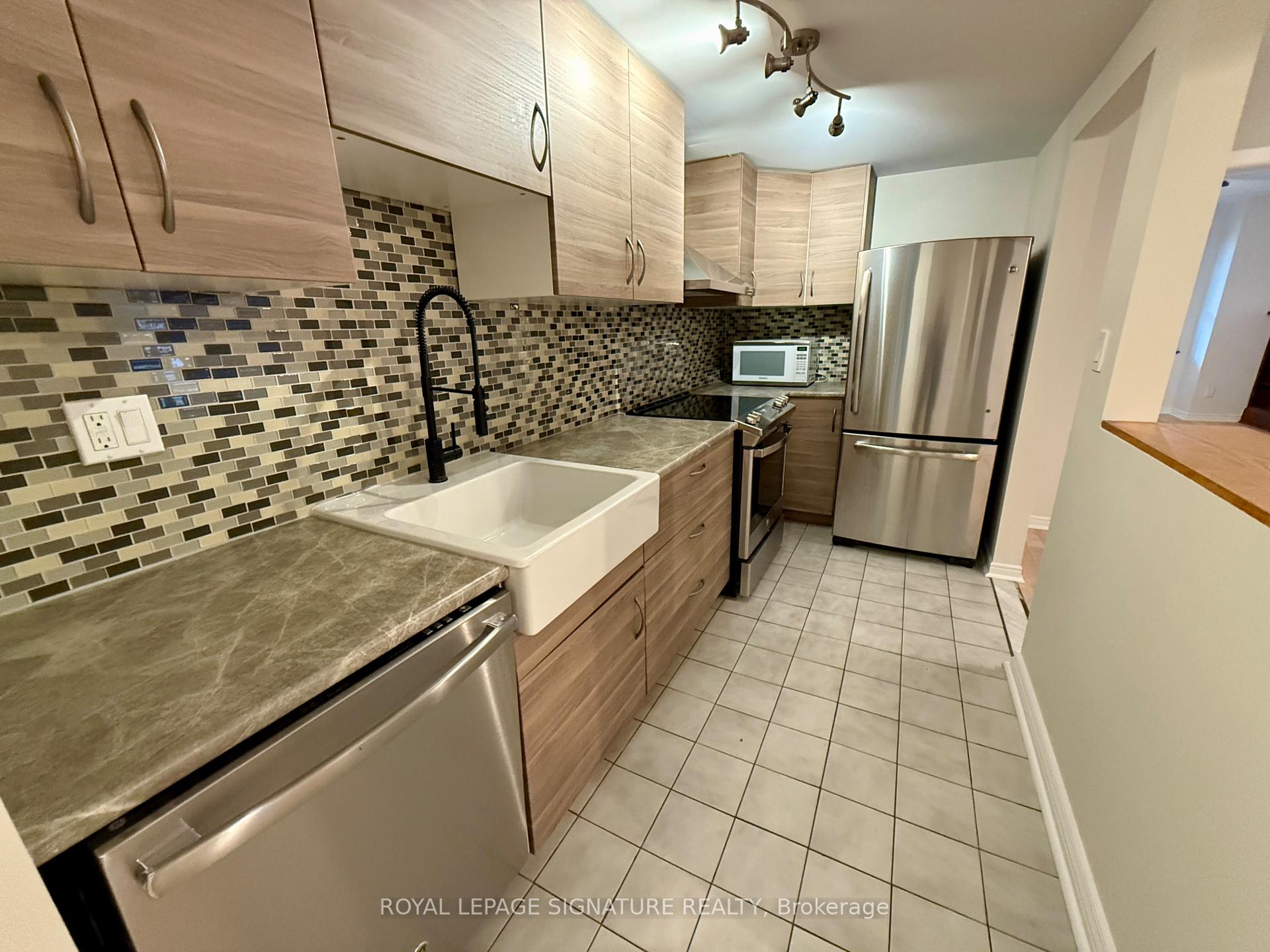 Photo 9 of Unit Main Floor, 60 Glen Manor Drive, Toronto, The Beaches — HOMEH