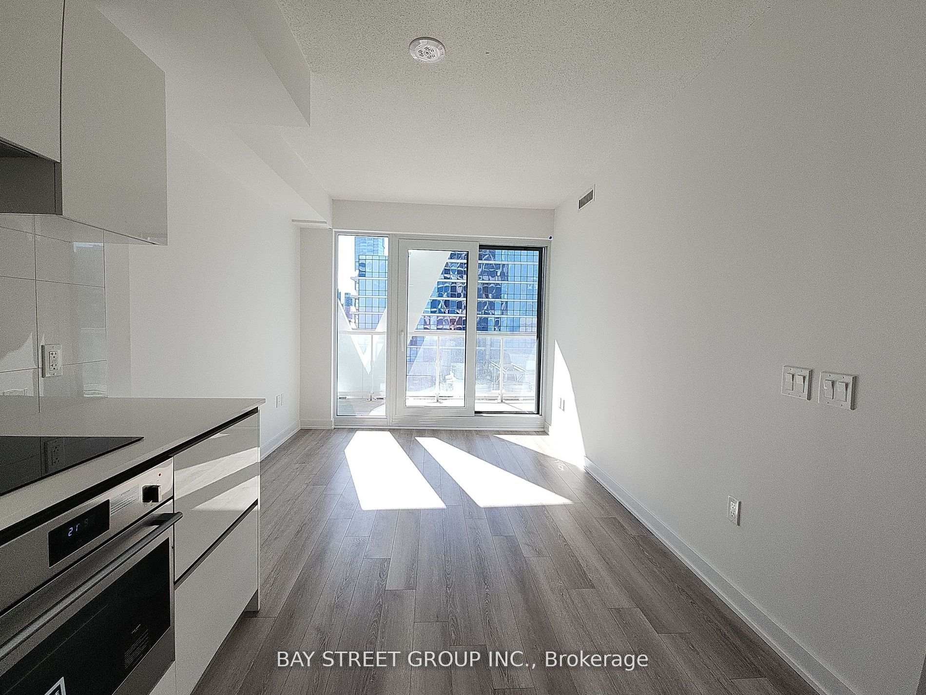 Photo 3 of Unit 1915, 230 Simcoe Street, Toronto, Kensington-Chinatown — HOMEH