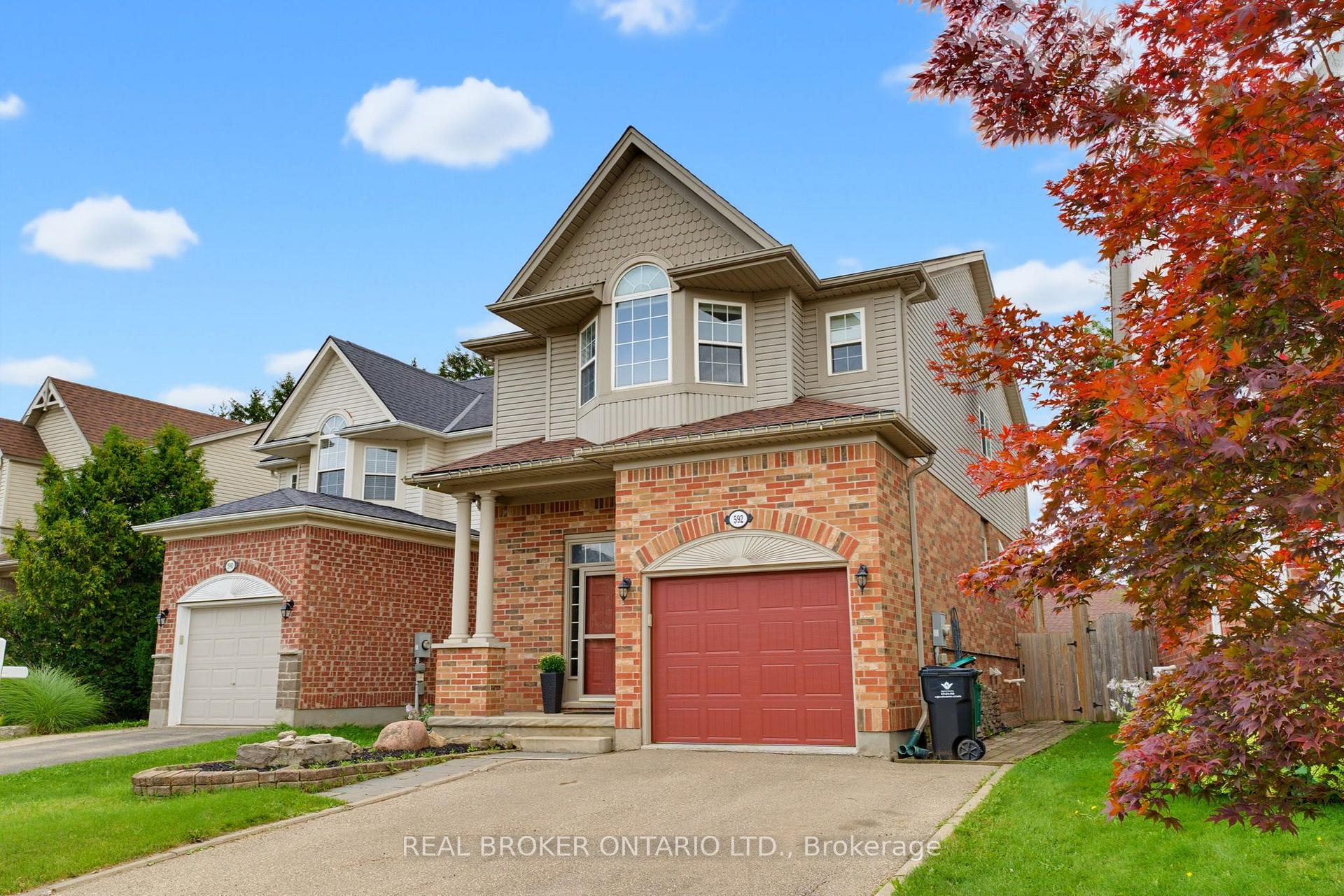 Photo 2 of 592 Little Dover Crescent, Waterloo, Colonial Acres — HOMEH