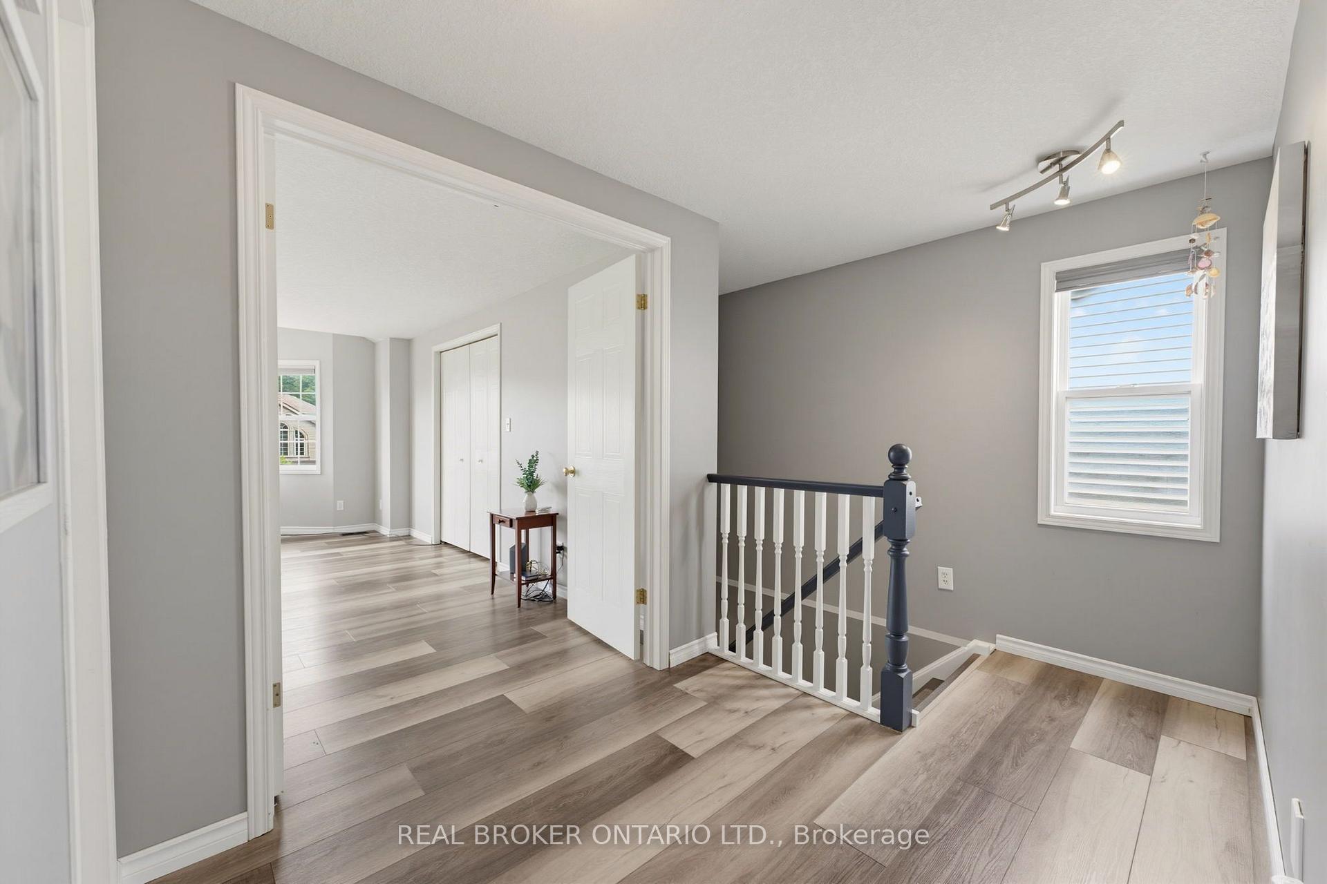 Photo 14 of 592 Little Dover Crescent, Waterloo, Colonial Acres — HOMEH