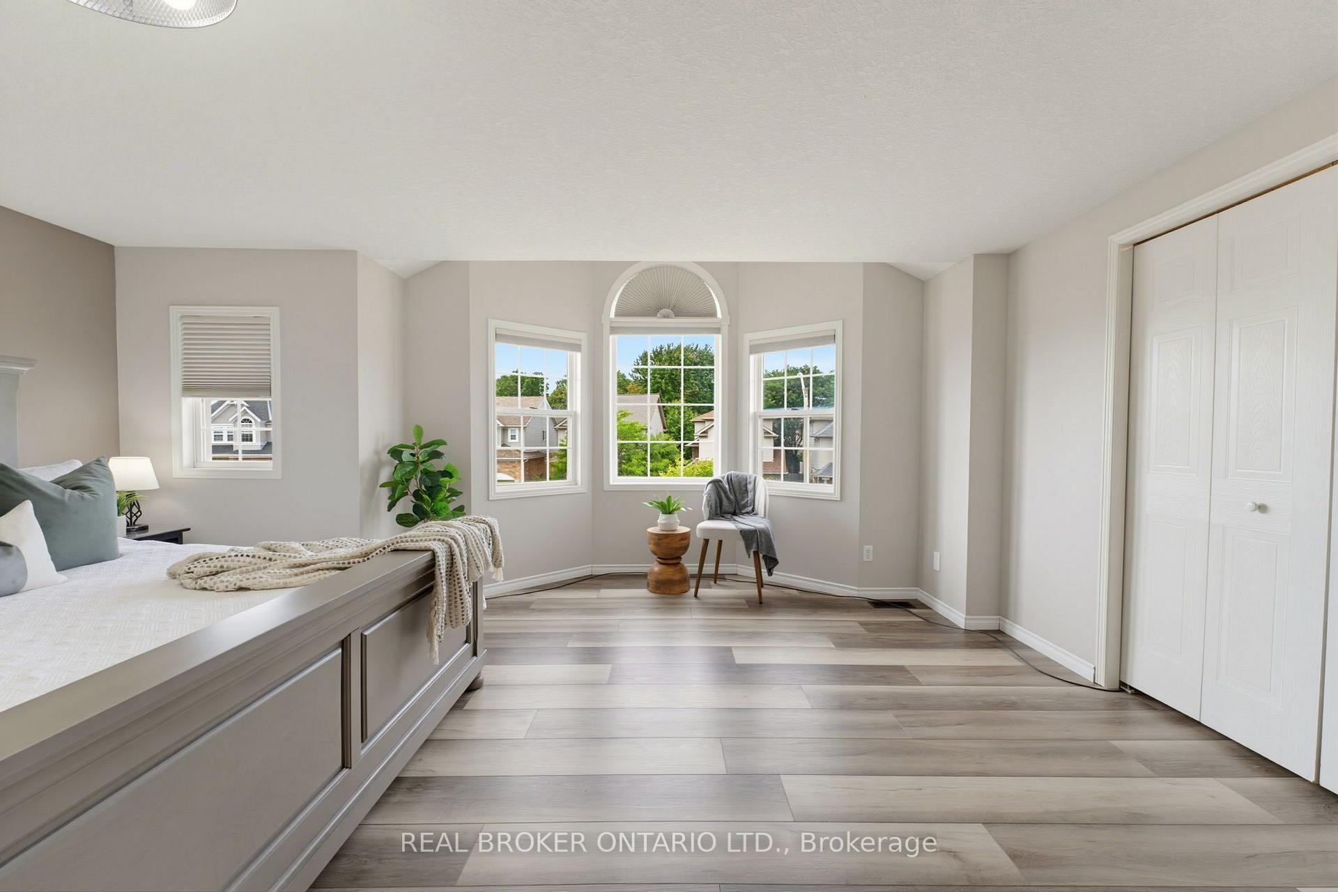 Photo 16 of 592 Little Dover Crescent, Waterloo, Colonial Acres — HOMEH