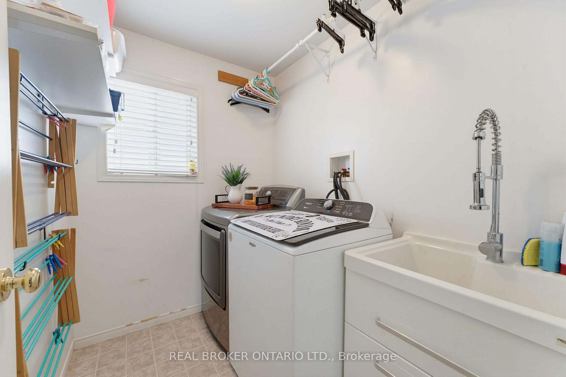Photo 21 of 592 Little Dover Crescent, Waterloo, Colonial Acres — HOMEH