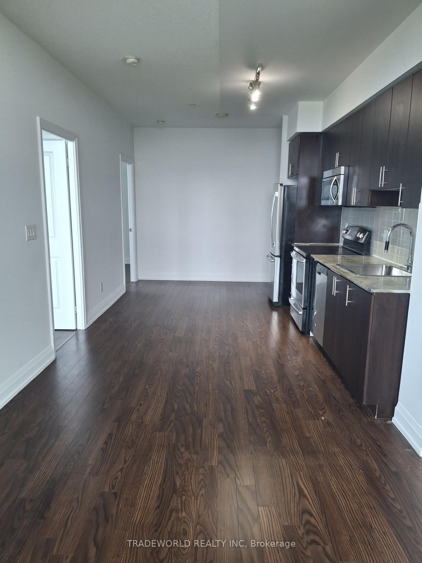 Photo 5 of Unit #901, 7171 Yonge Street, Markham, Thornhill — HOMEH