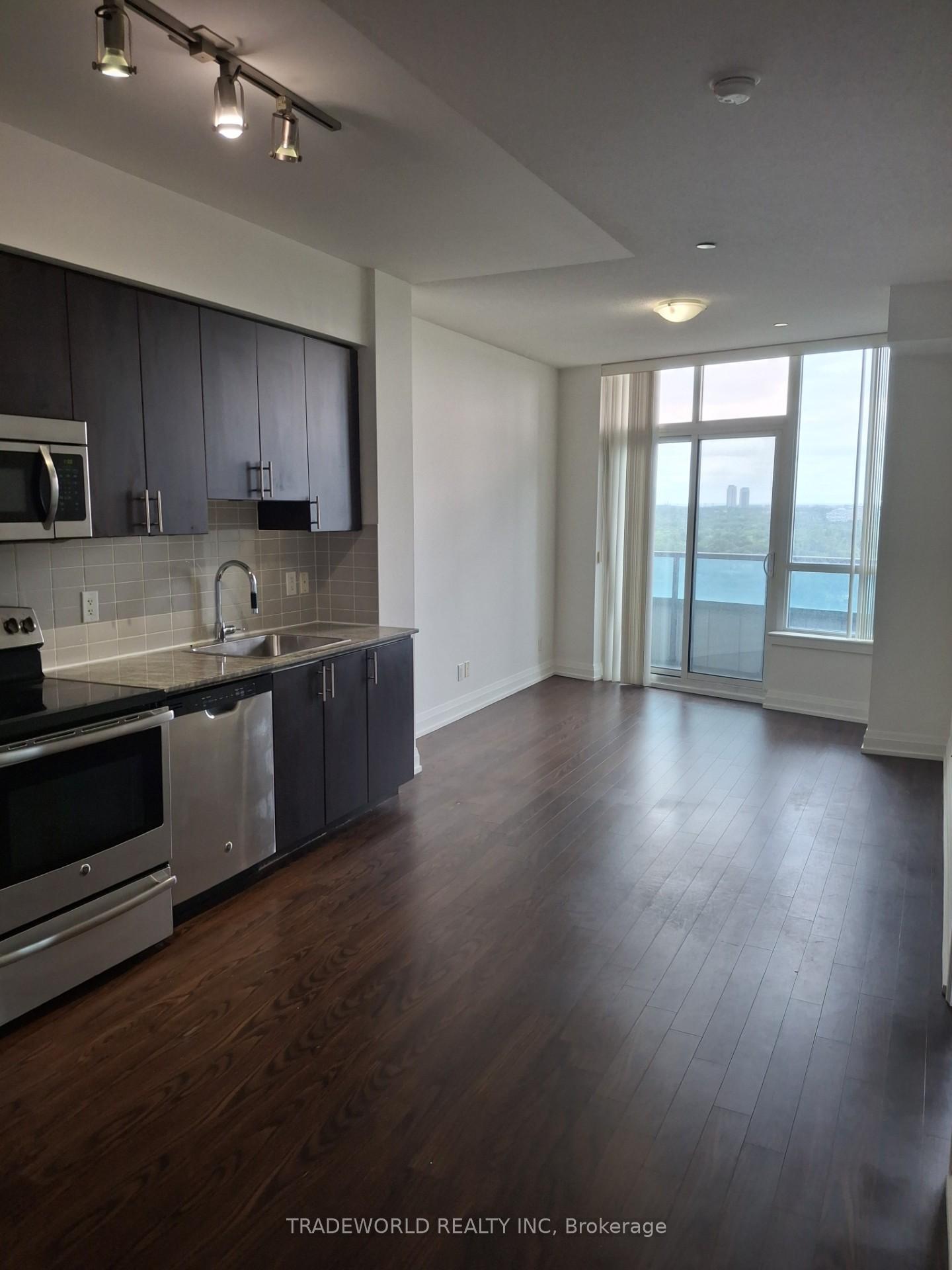 Photo 6 of Unit #901, 7171 Yonge Street, Markham, Thornhill — HOMEH