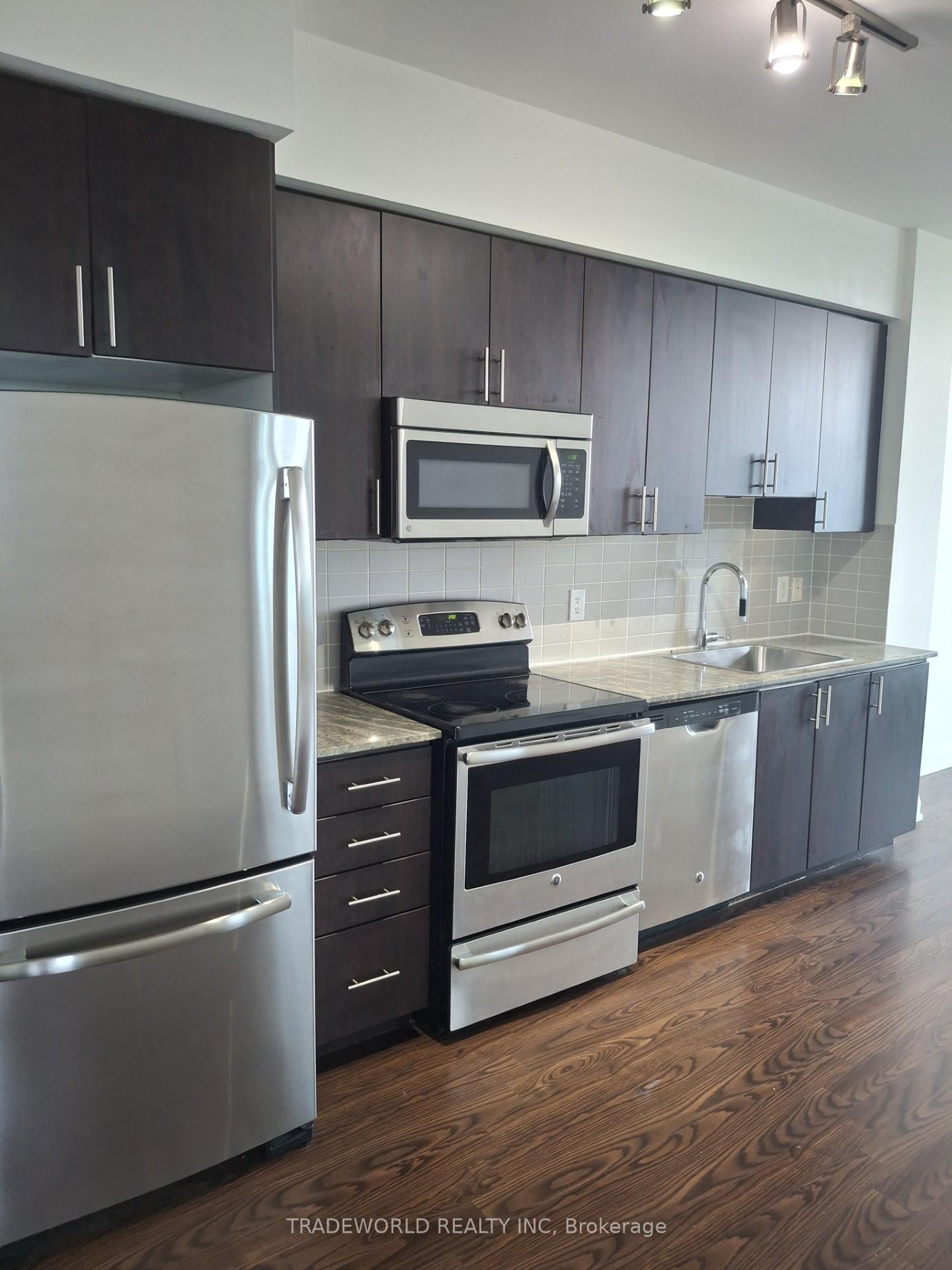 Photo 7 of Unit #901, 7171 Yonge Street, Markham, Thornhill — HOMEH