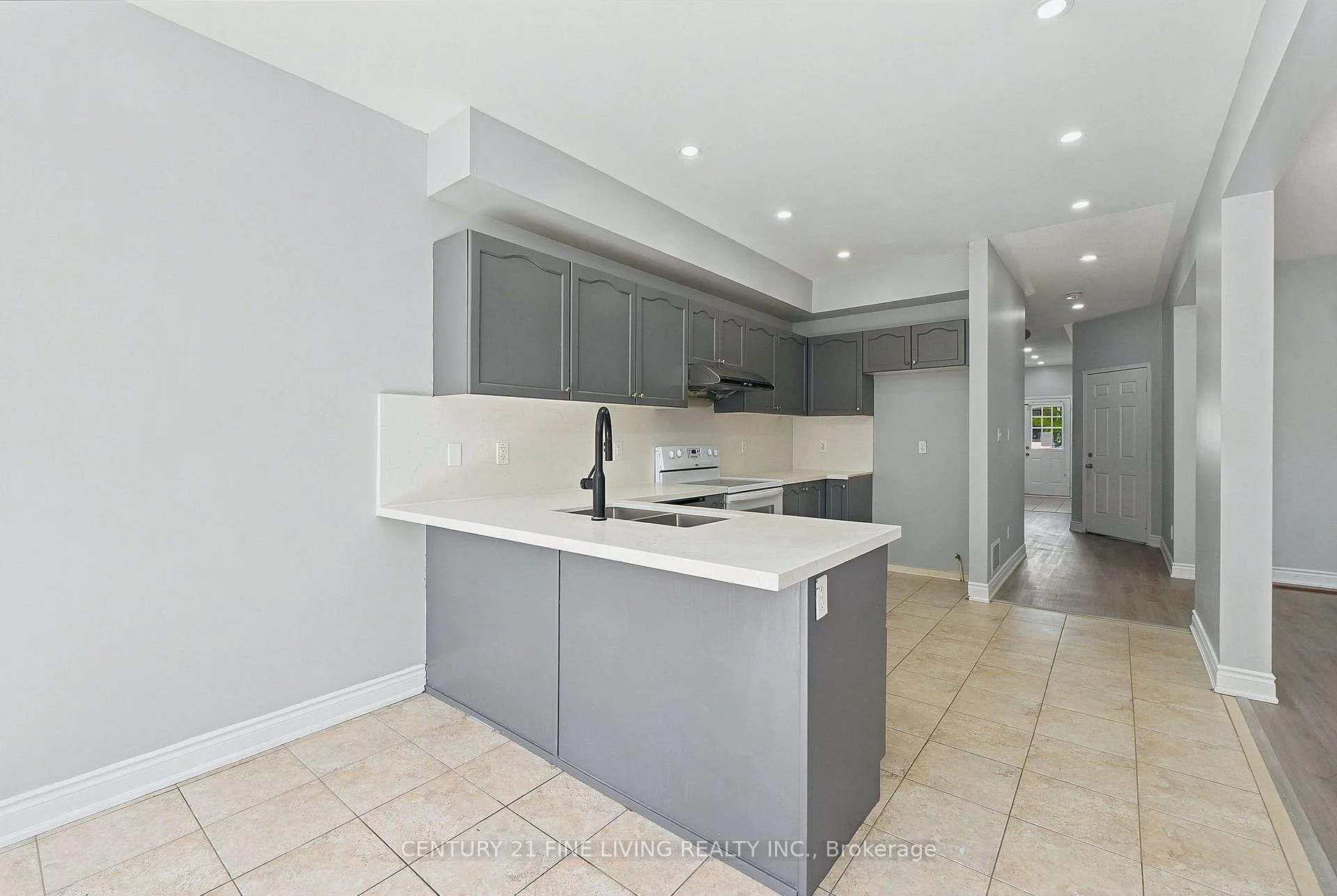 Photo 11 of 92 Gulfbrook Circle, Brampton, Sandringham-Wellington — HOMEH
