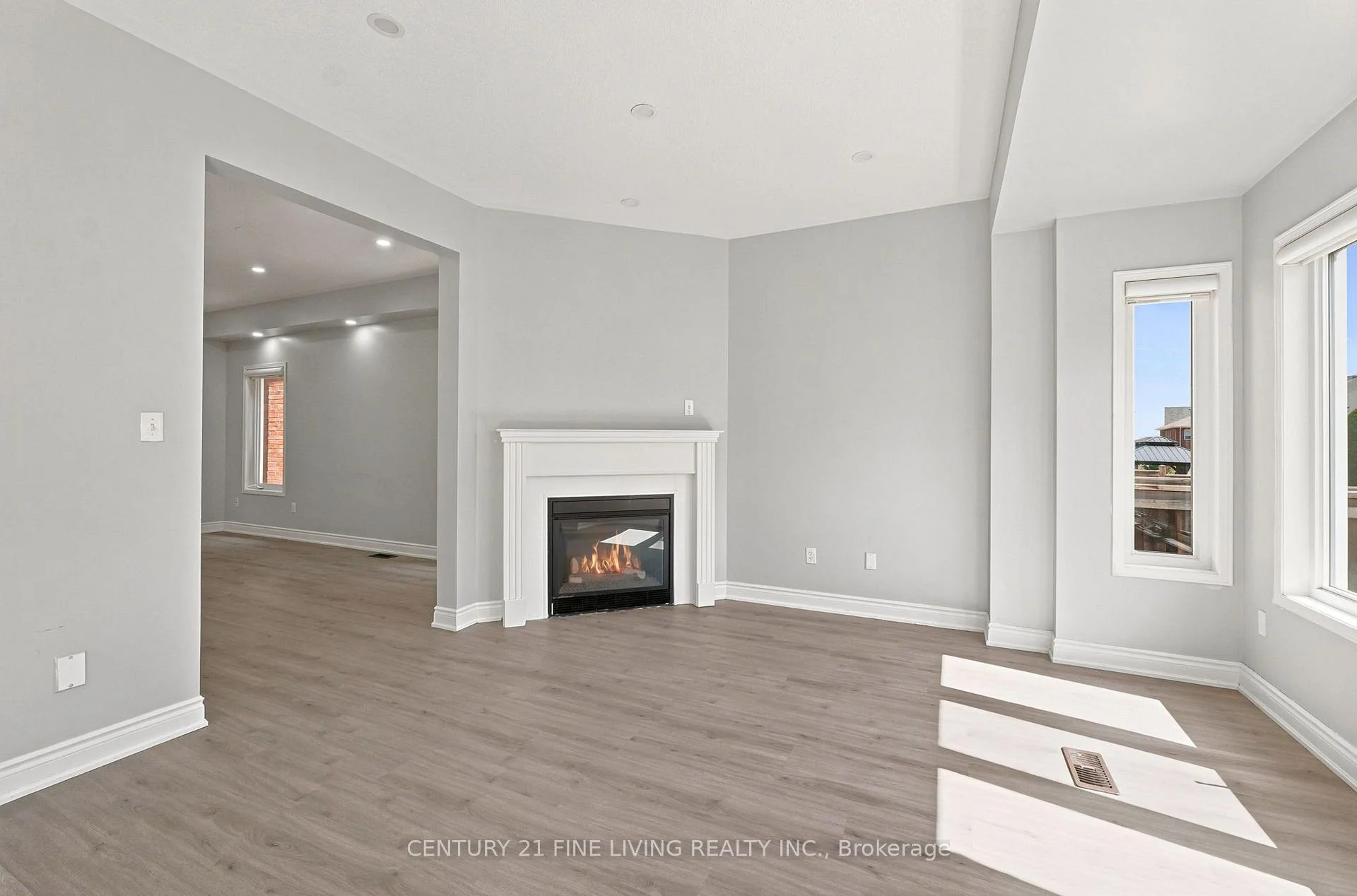 Photo 14 of 92 Gulfbrook Circle, Brampton, Sandringham-Wellington — HOMEH