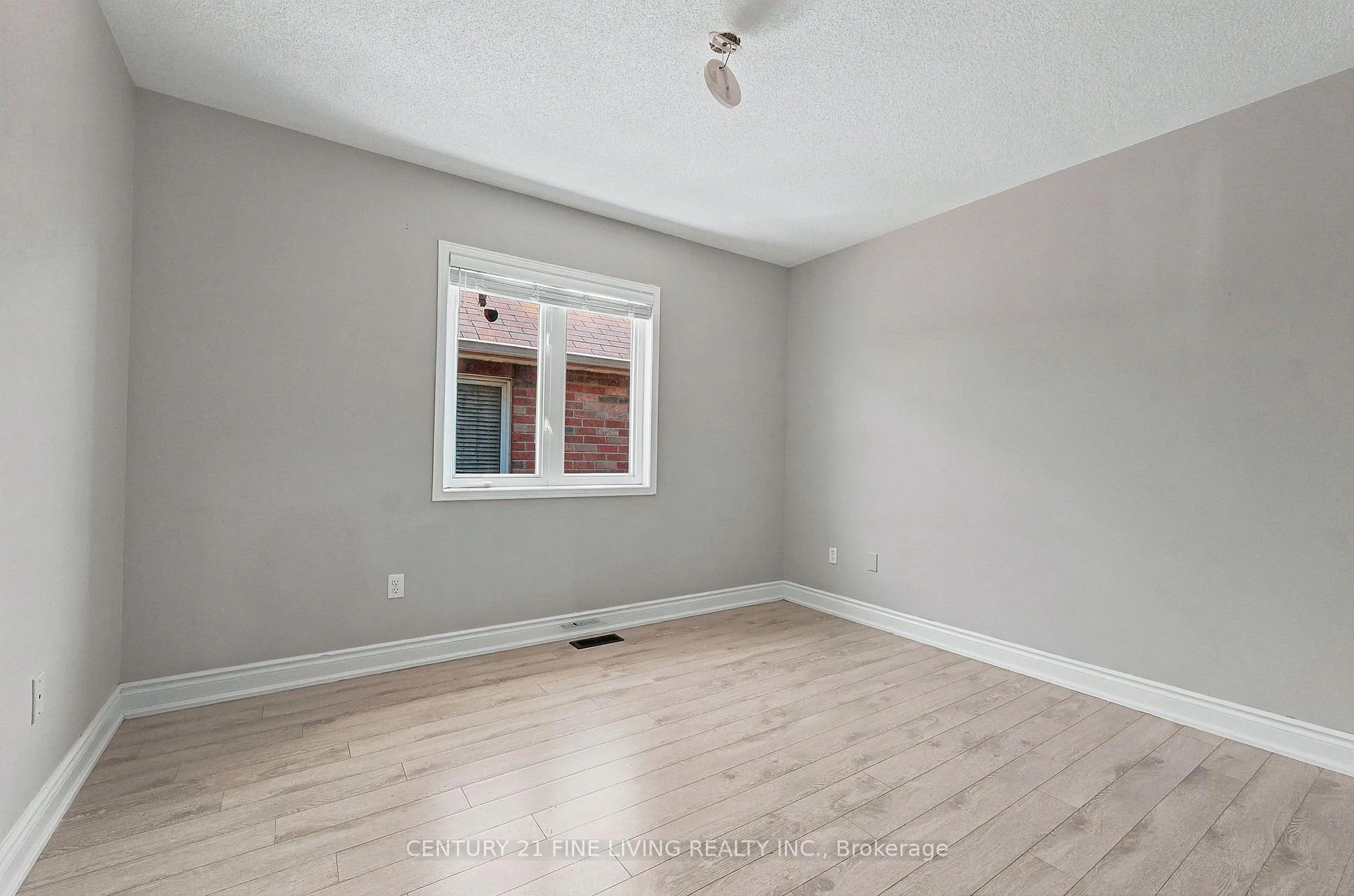 Photo 20 of 92 Gulfbrook Circle, Brampton, Sandringham-Wellington — HOMEH