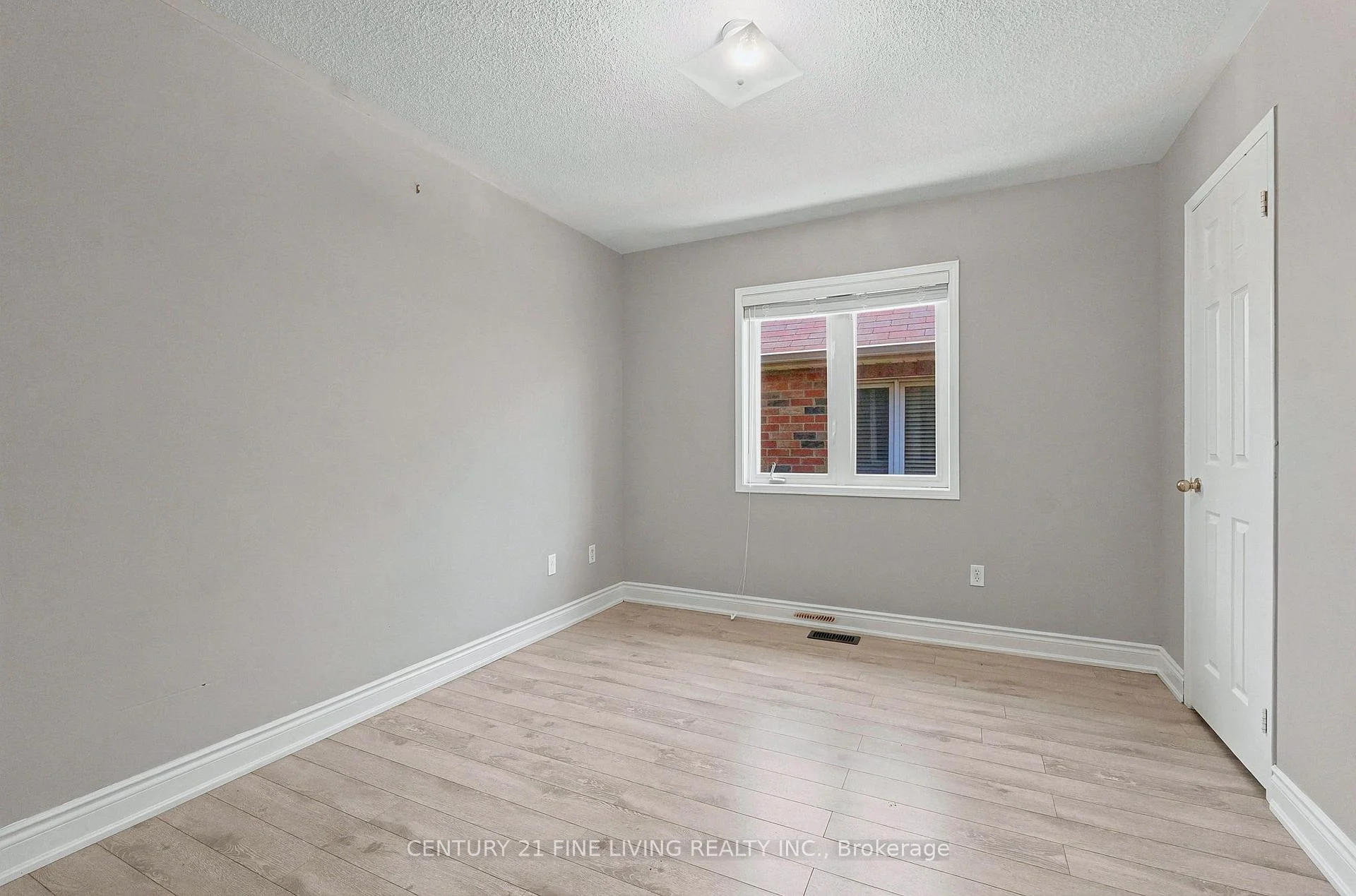 Photo 22 of 92 Gulfbrook Circle, Brampton, Sandringham-Wellington — HOMEH
