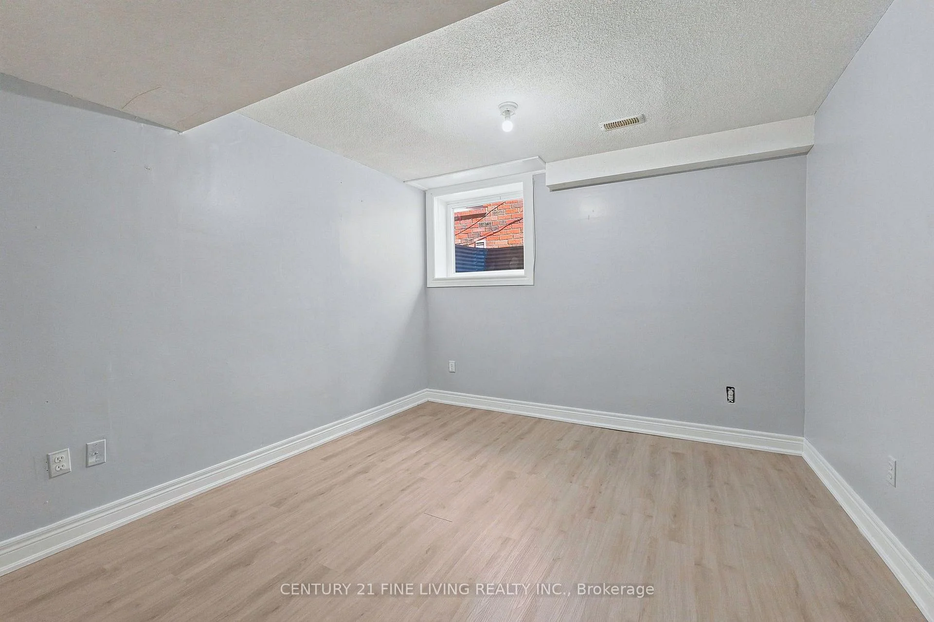 Photo 28 of 92 Gulfbrook Circle, Brampton, Sandringham-Wellington — HOMEH