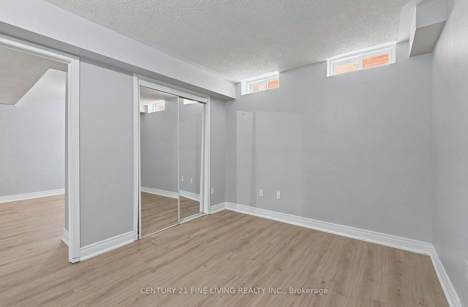 Photo 31 of 92 Gulfbrook Circle, Brampton, Sandringham-Wellington — HOMEH