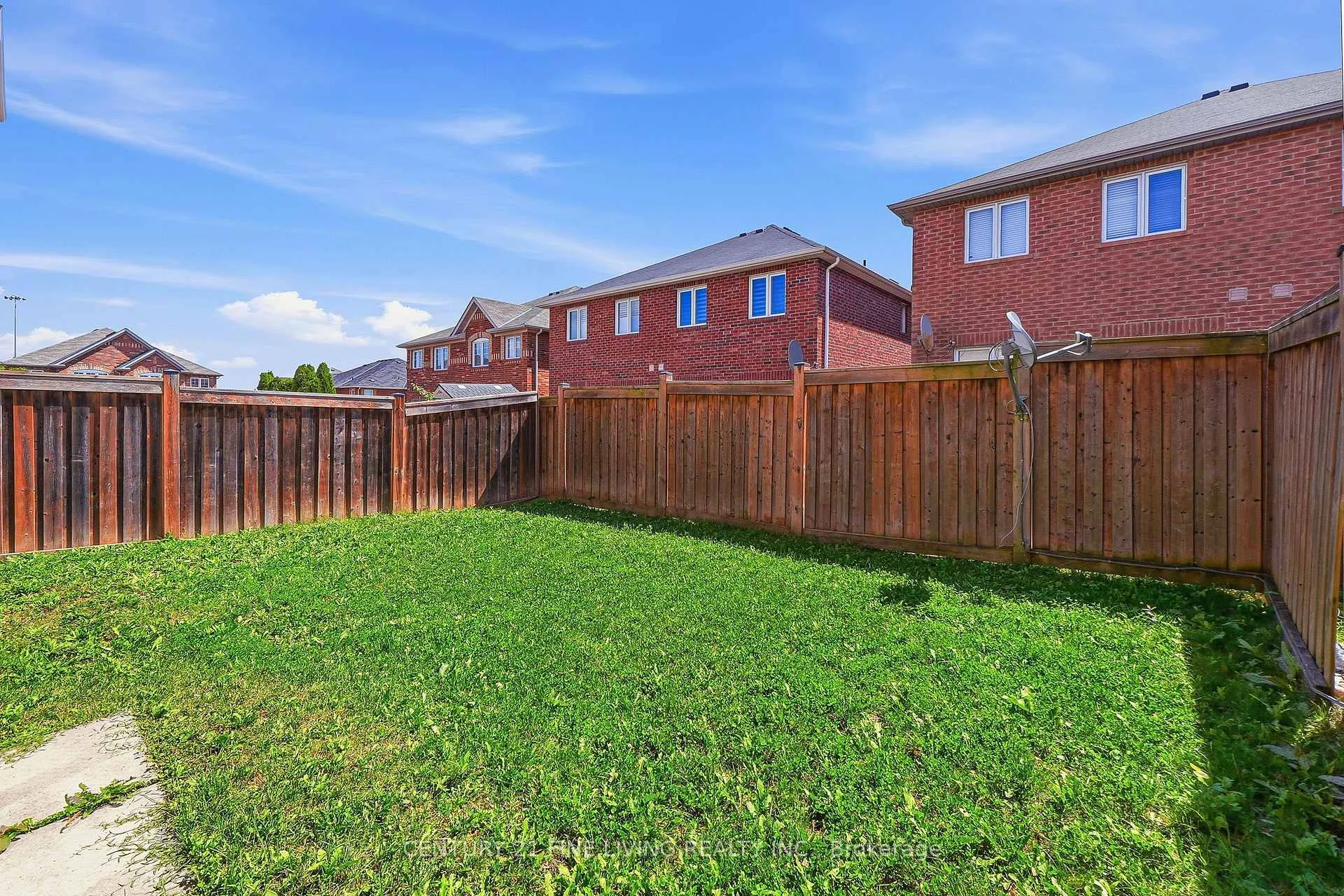 Photo 32 of 92 Gulfbrook Circle, Brampton, Sandringham-Wellington — HOMEH
