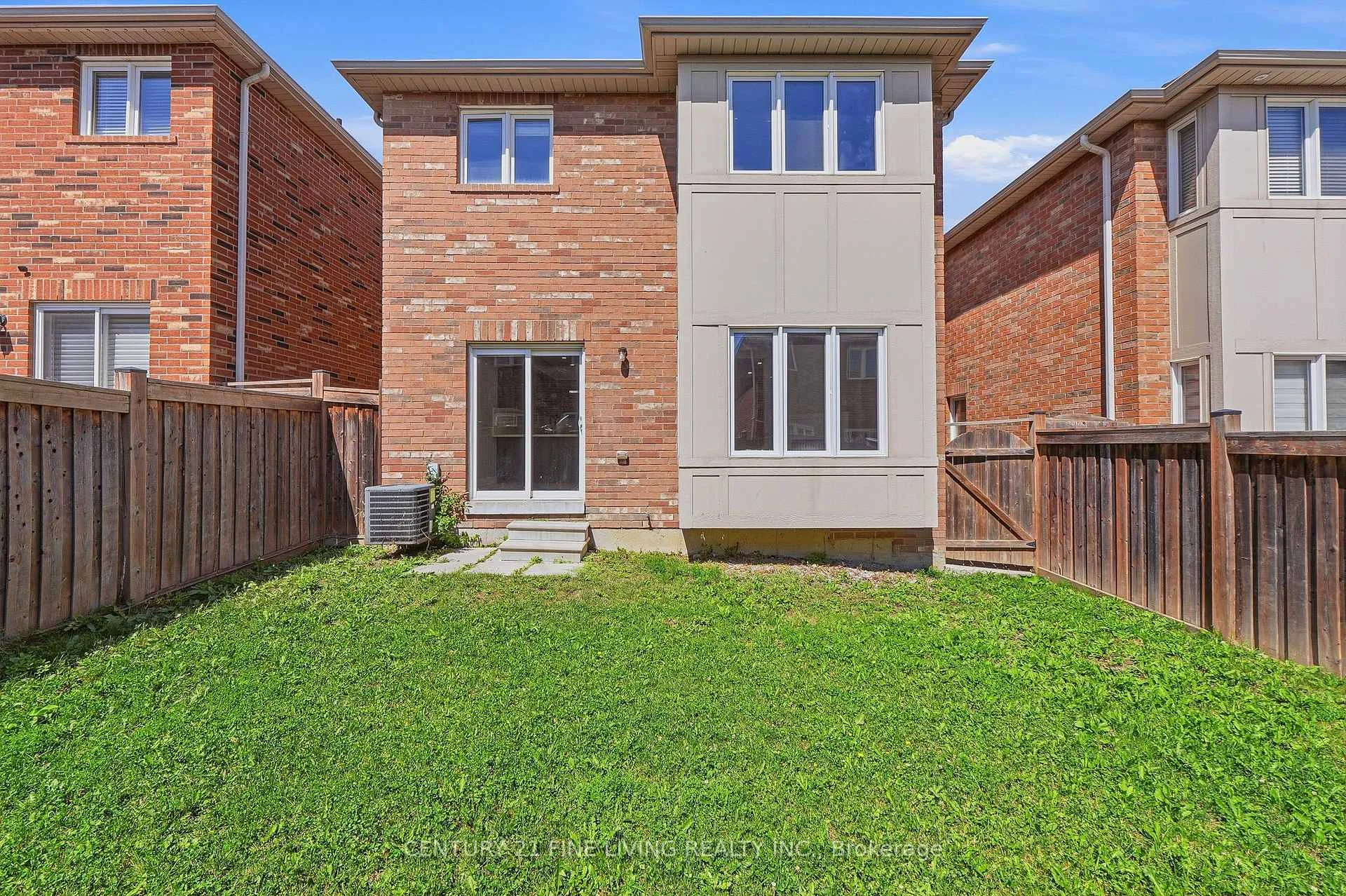 Photo 33 of 92 Gulfbrook Circle, Brampton, Sandringham-Wellington — HOMEH