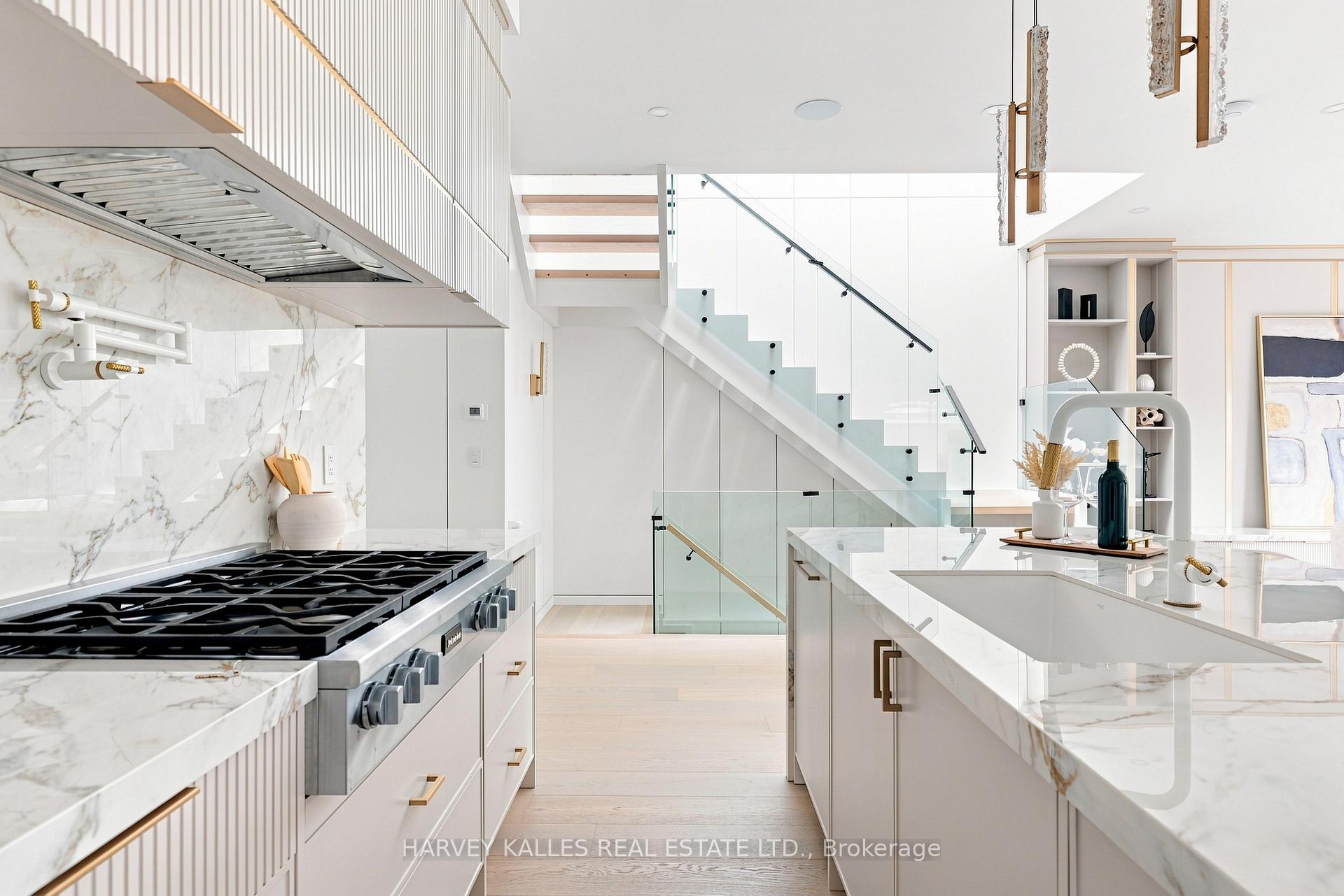 Photo 25 of 176 Briar Hill Avenue, Toronto, Lawrence Park South — HOMEH