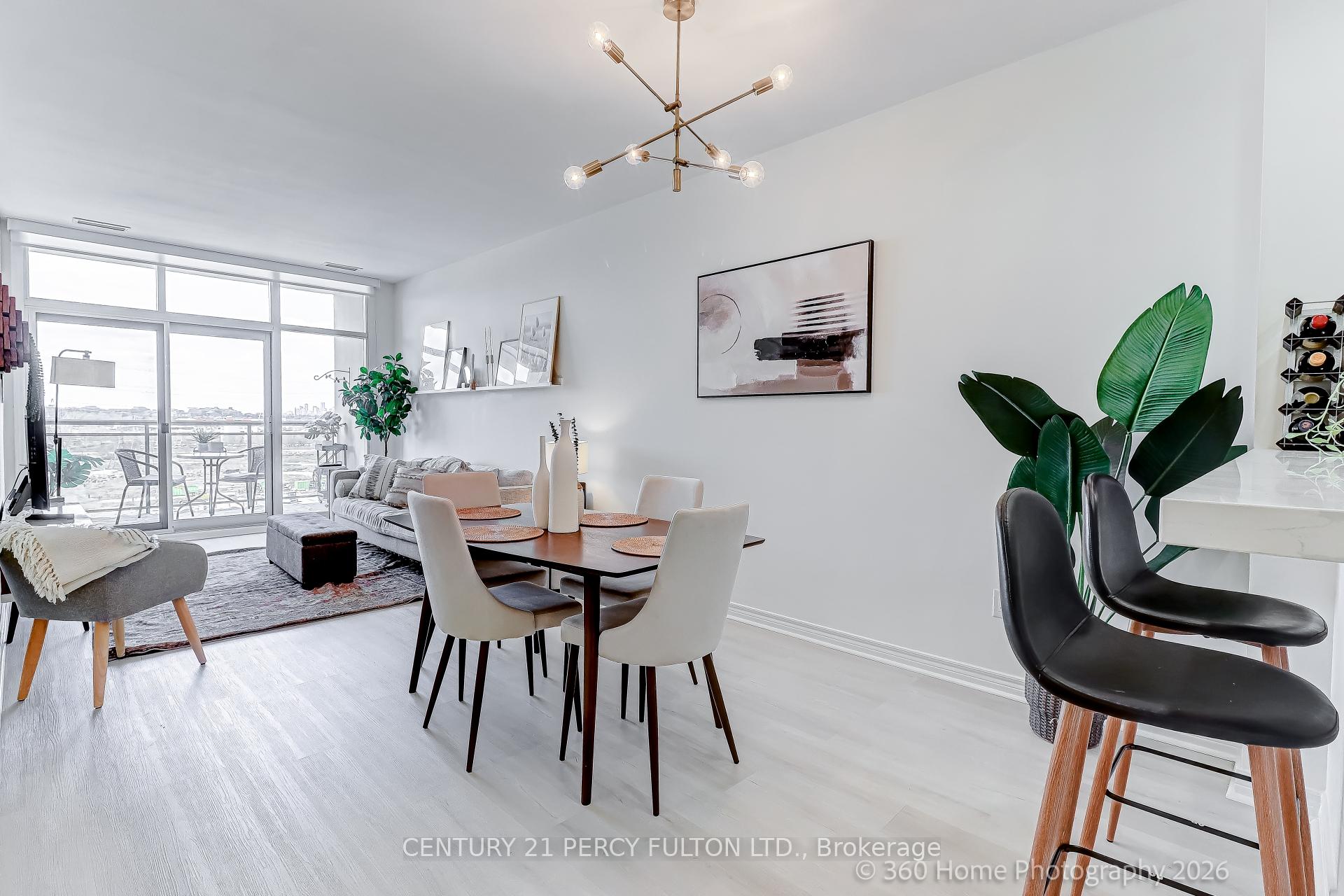Photo 6 of Unit 604, 1 Leaside Park Drive, Toronto, Thorncliffe Park — HOMEH