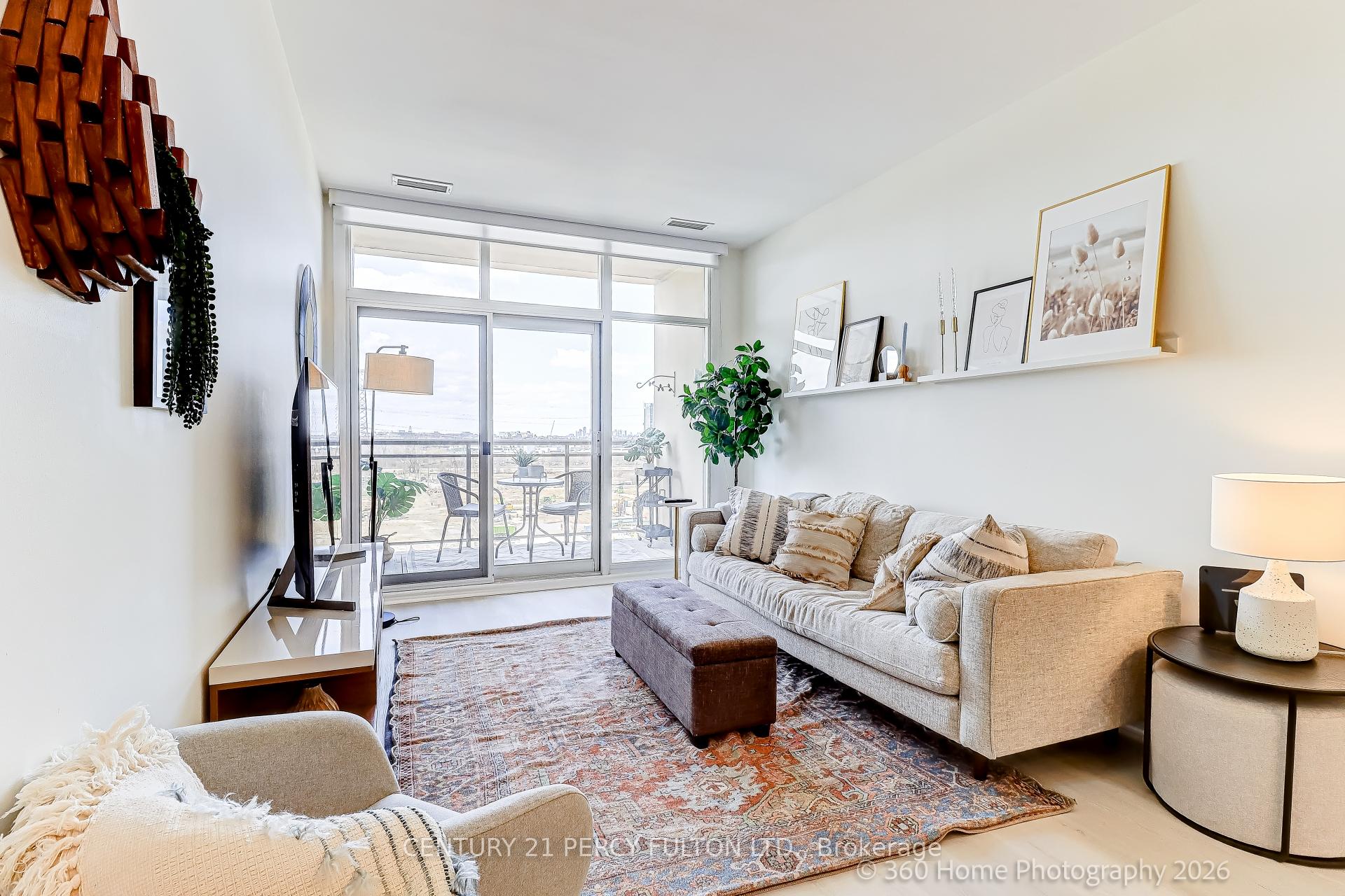 Photo 9 of Unit 604, 1 Leaside Park Drive, Toronto, Thorncliffe Park — HOMEH