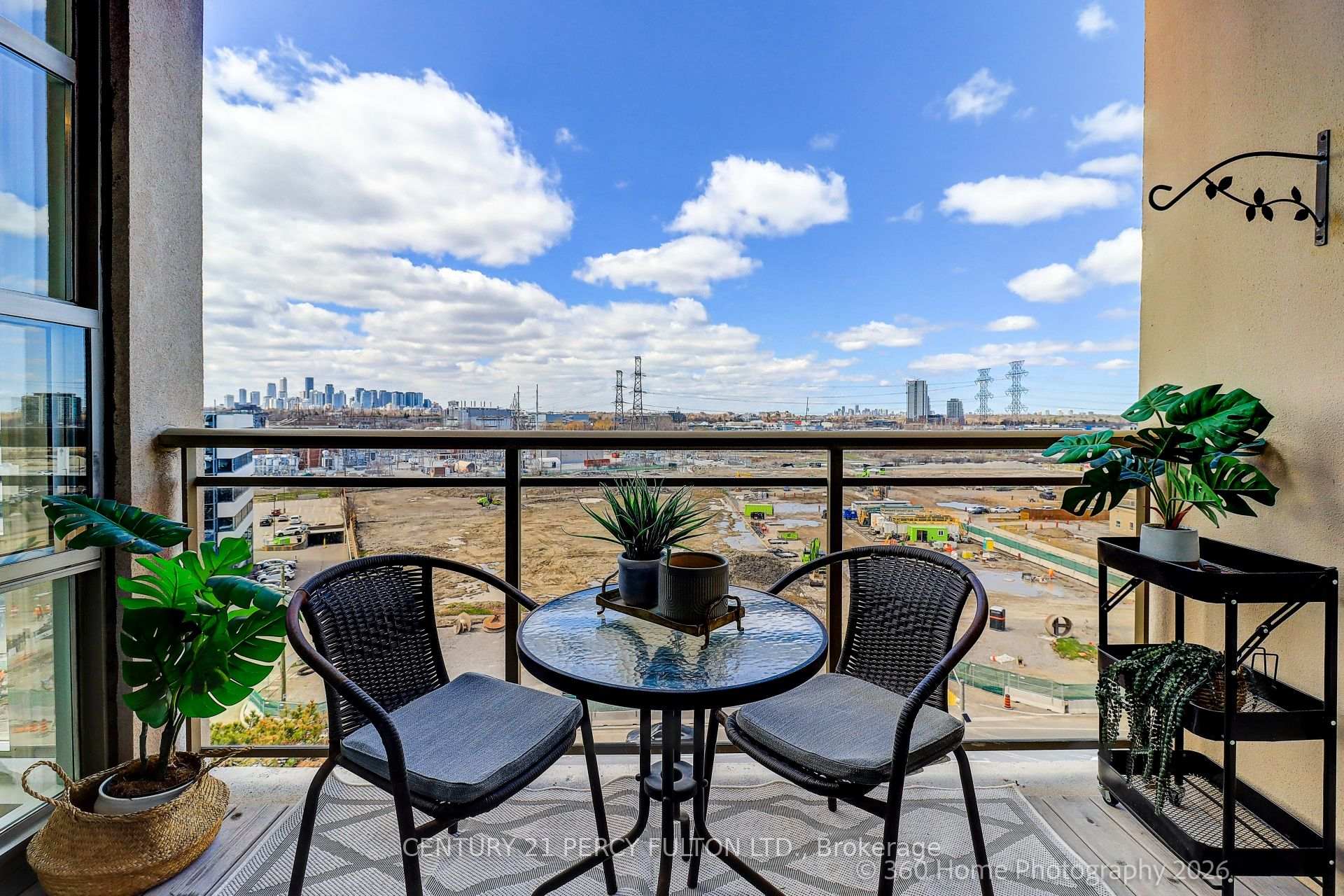Photo 14 of Unit 604, 1 Leaside Park Drive, Toronto, Thorncliffe Park — HOMEH