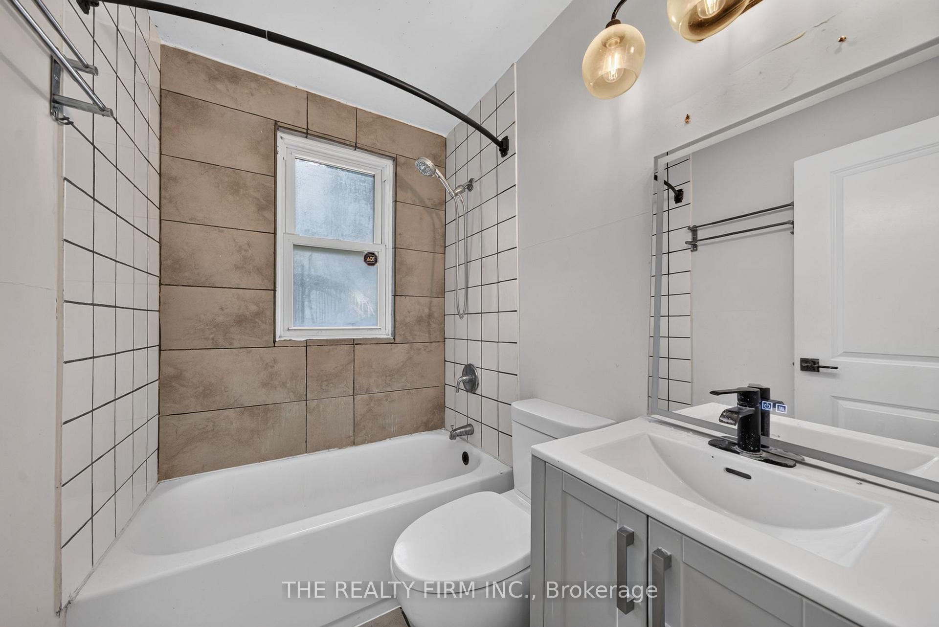 Photo 9 of 24 Fairview Court, London, South H — HOMEH