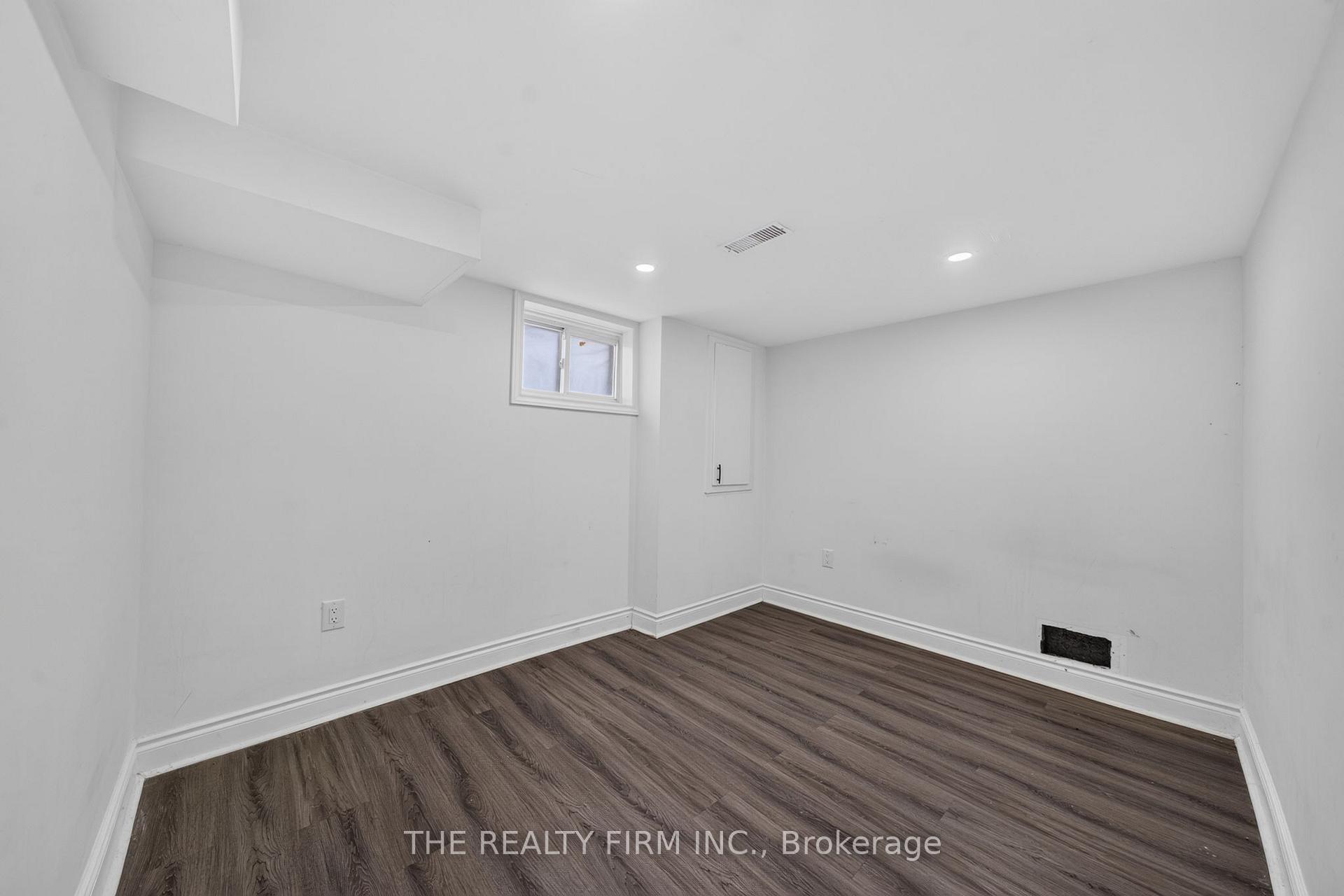Photo 18 of 24 Fairview Court, London, South H — HOMEH