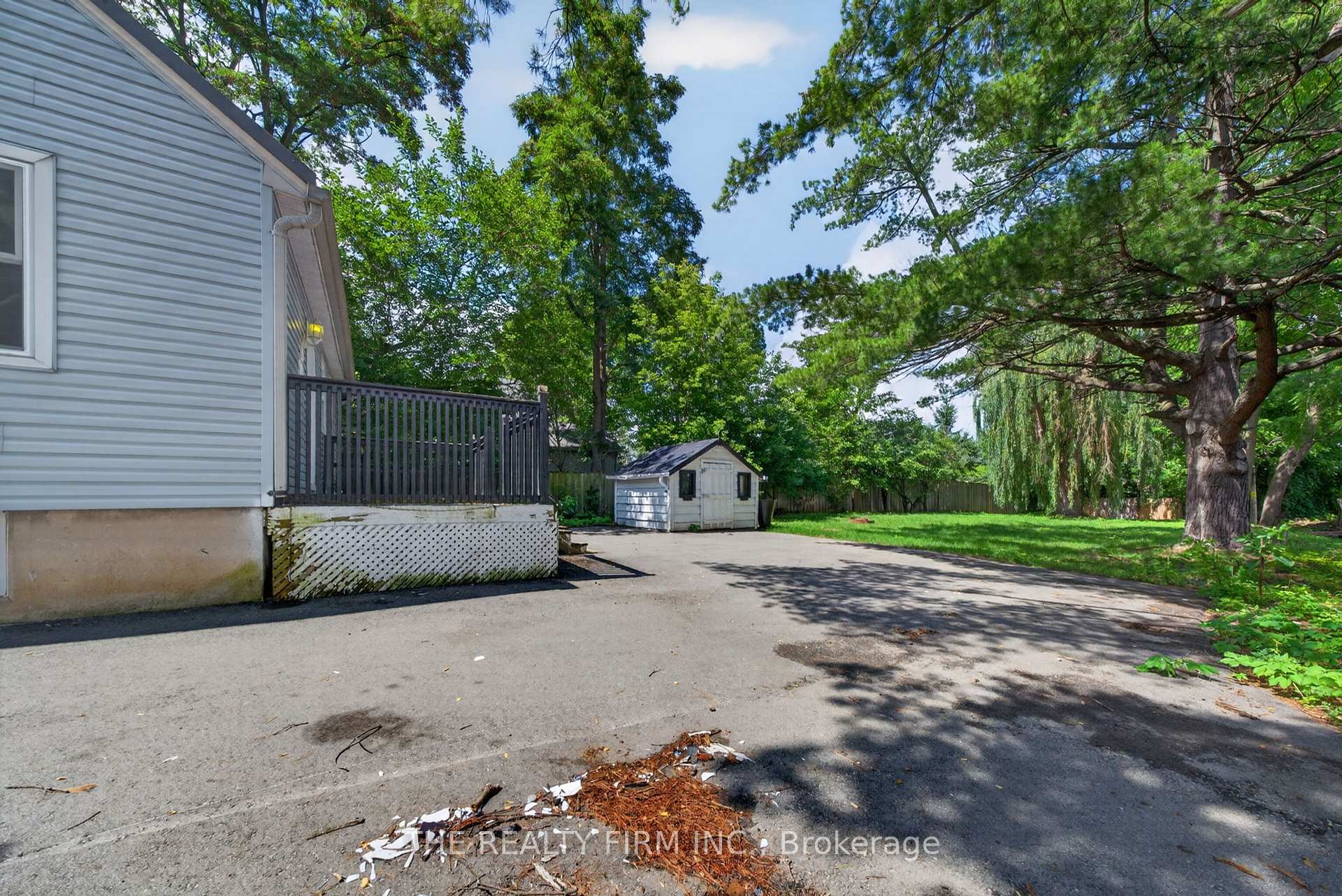 Photo 26 of 24 Fairview Court, London, South H — HOMEH