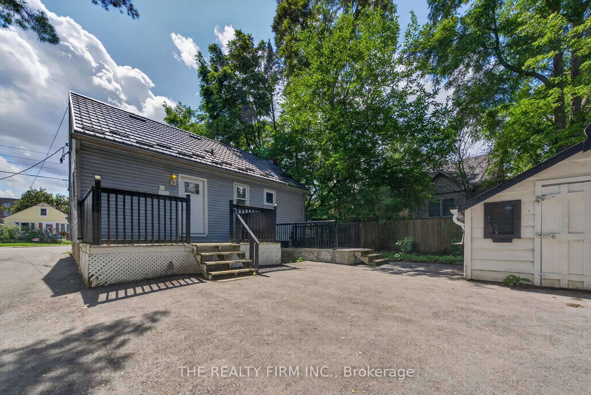 Photo 27 of 24 Fairview Court, London, South H — HOMEH