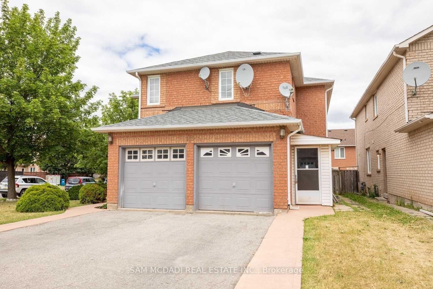 Photo 2 of 19 Sterritt Drive, Brampton, Fletcher's West — HOMEH