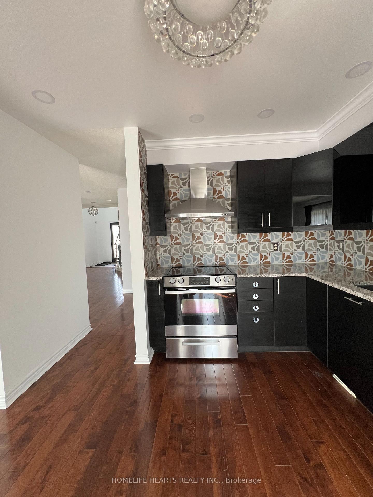 Photo 7 of 1 Glenhill Drive, Barrie, Painswick South — HOMEH