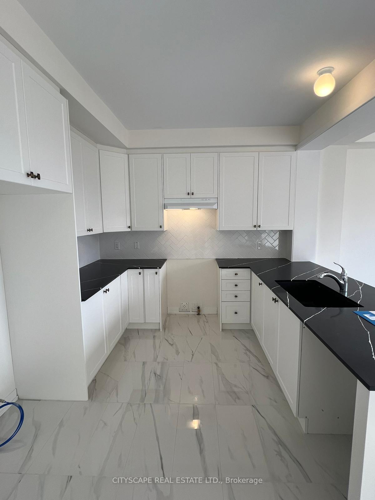 Photo 2 of 1470 Rose Way, Milton, Cobban — HOMEH