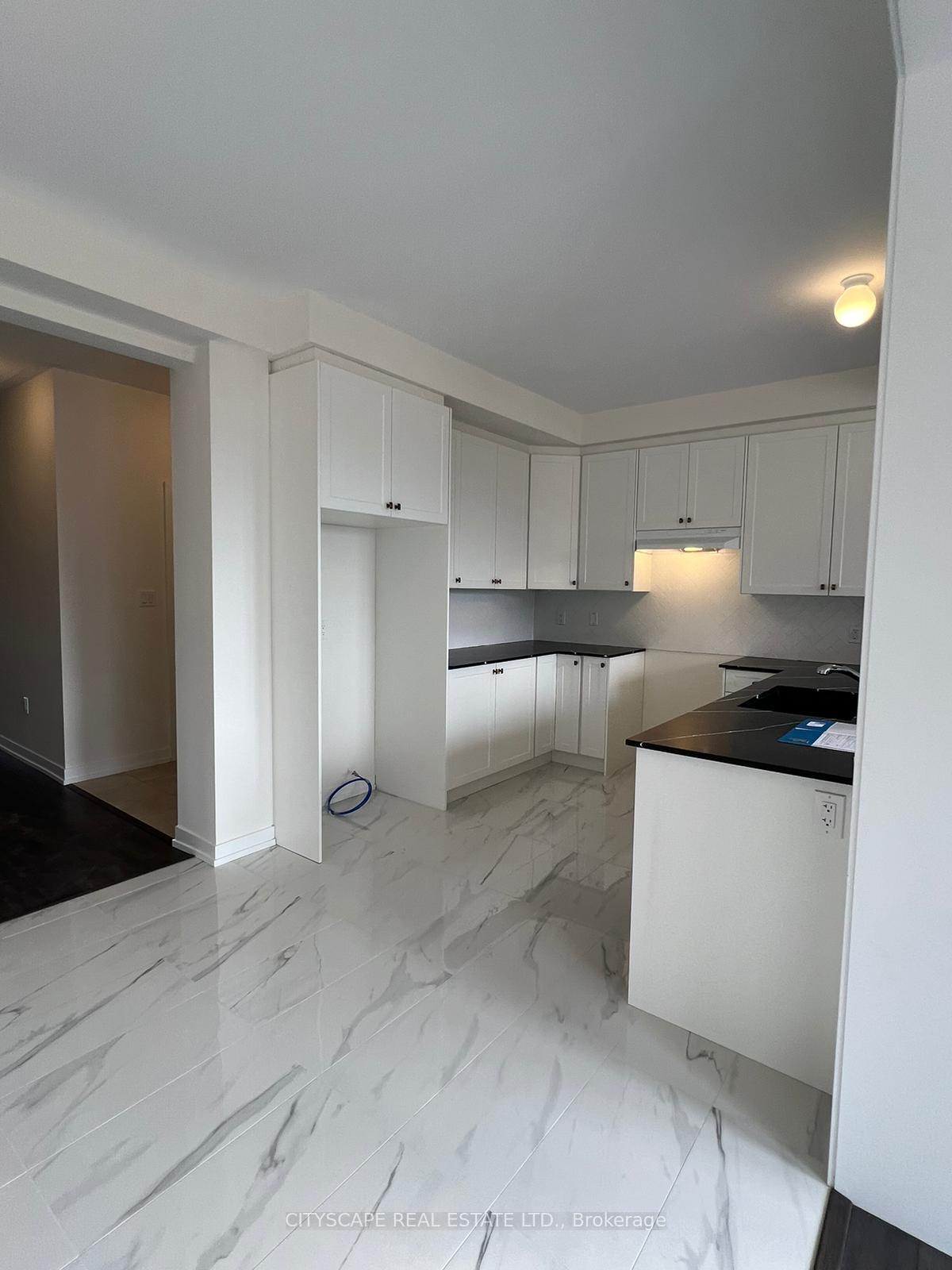 Photo 5 of 1470 Rose Way, Milton, Cobban — HOMEH